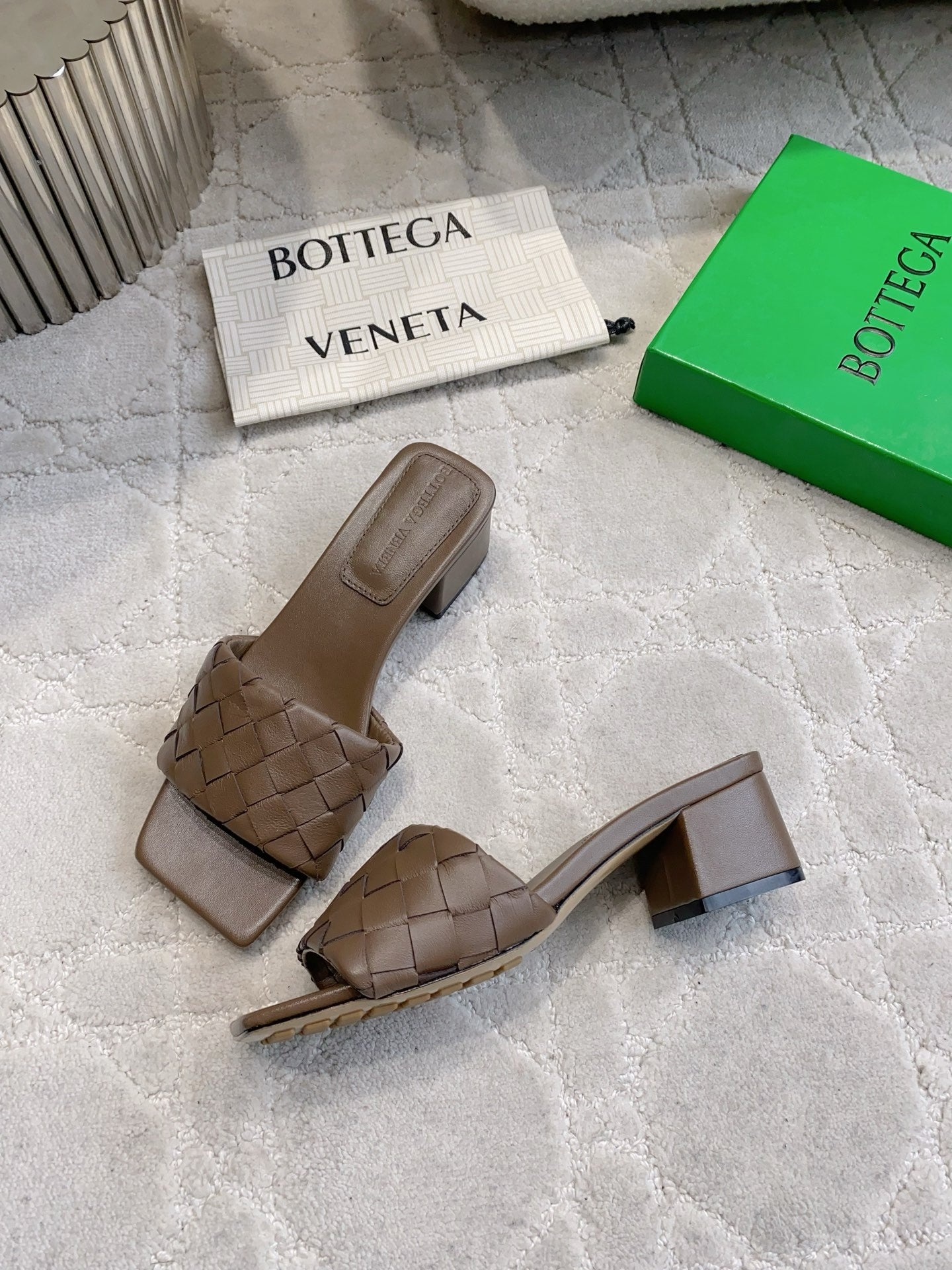 BOTTEGA VENETA 26S SQUARE-TOE HIGH-HEEL SANDALS 50 MM IN DARK BROWN LAMBSKIN