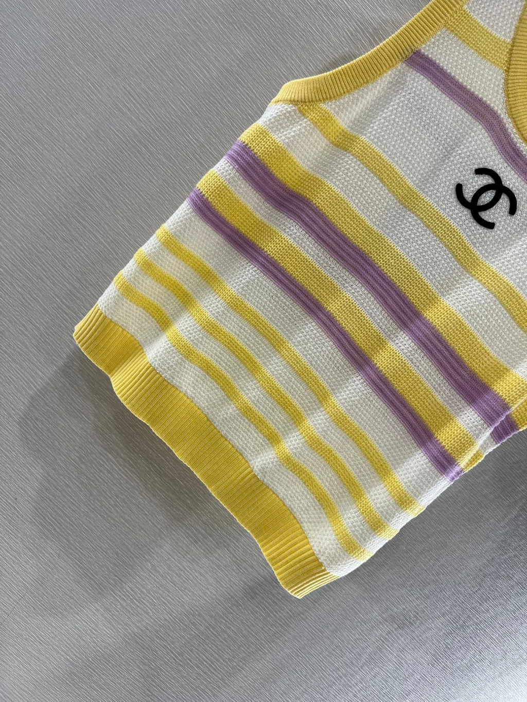 CHANEL STRIPED SLEEVELESS KNIT TOP 263403