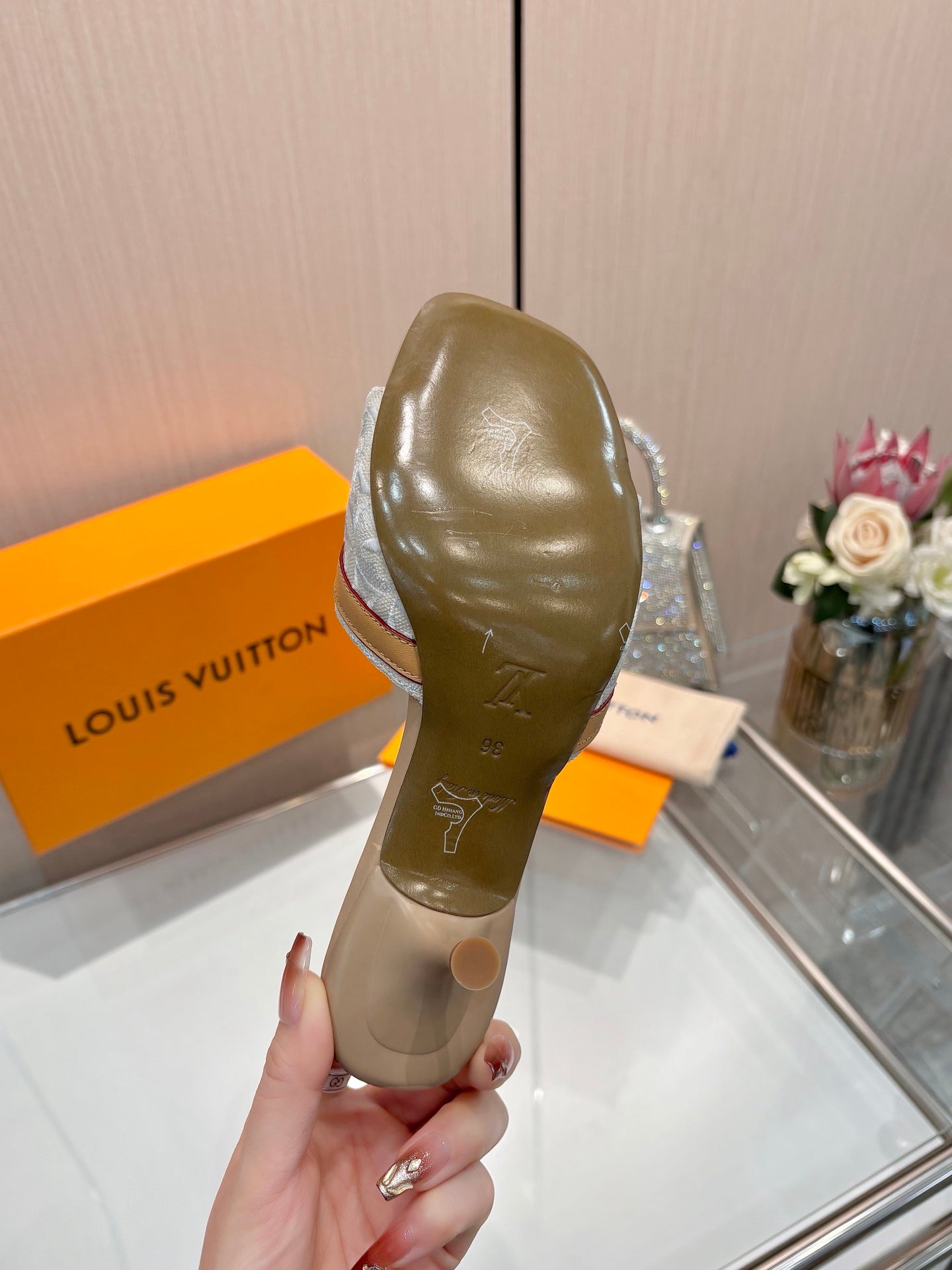 LV 26S HIGH-HEELED MULES 55 MM IN BEIGE CALFSKIN AND WHITE EMBROIDERED MONOGRAM CANVAS