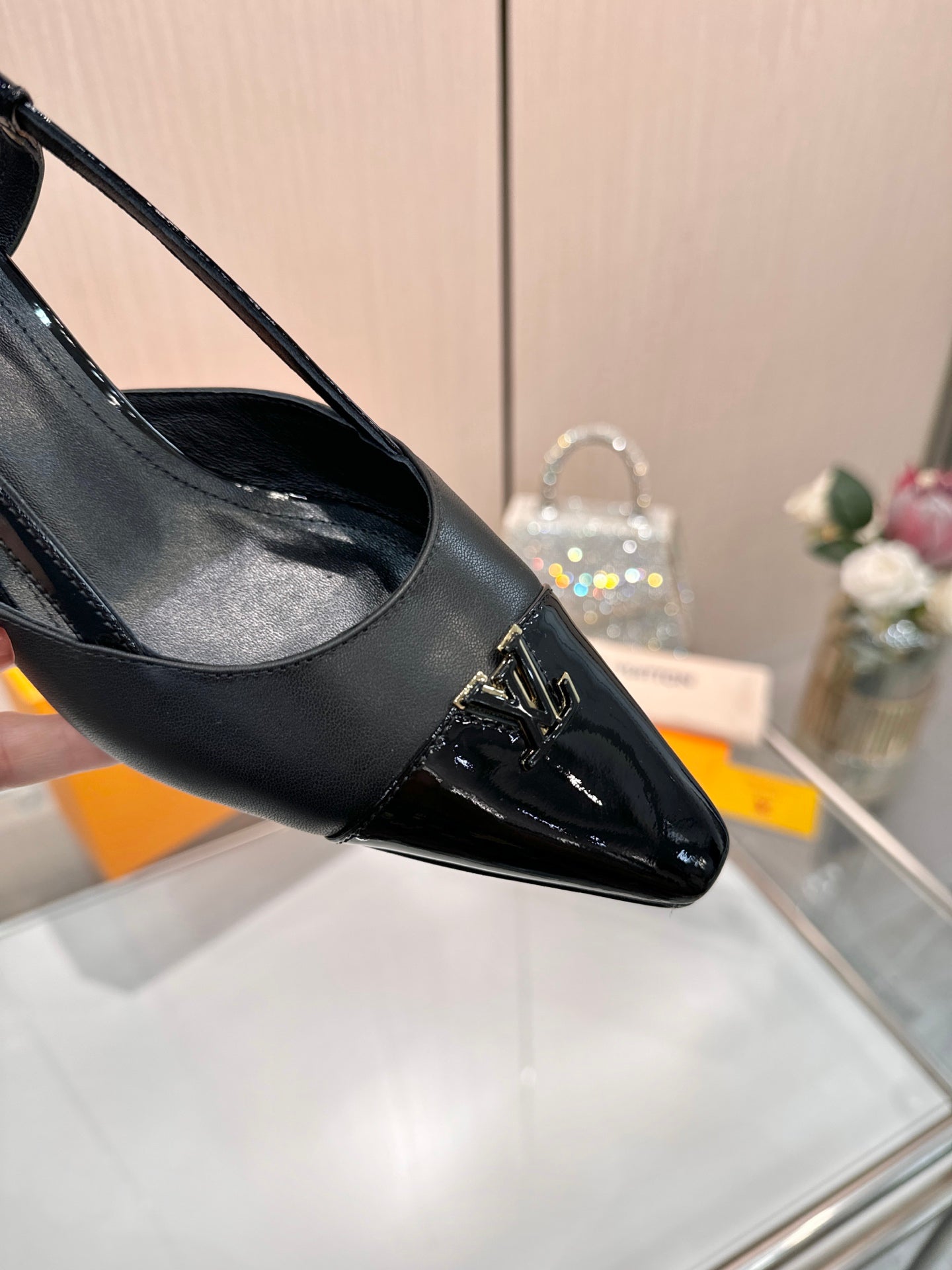 LV 26S SLINGBACK PUMPS 55 MM IN BLACK FABRIC AND CALFSKIN