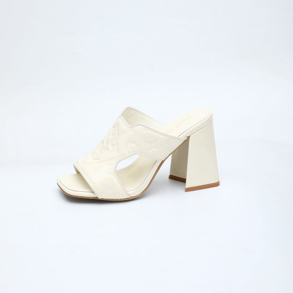 LV 26S HIGH-HEELED SANDALS 90 MM IN CREAM WHITE SHINY CALFSKIN