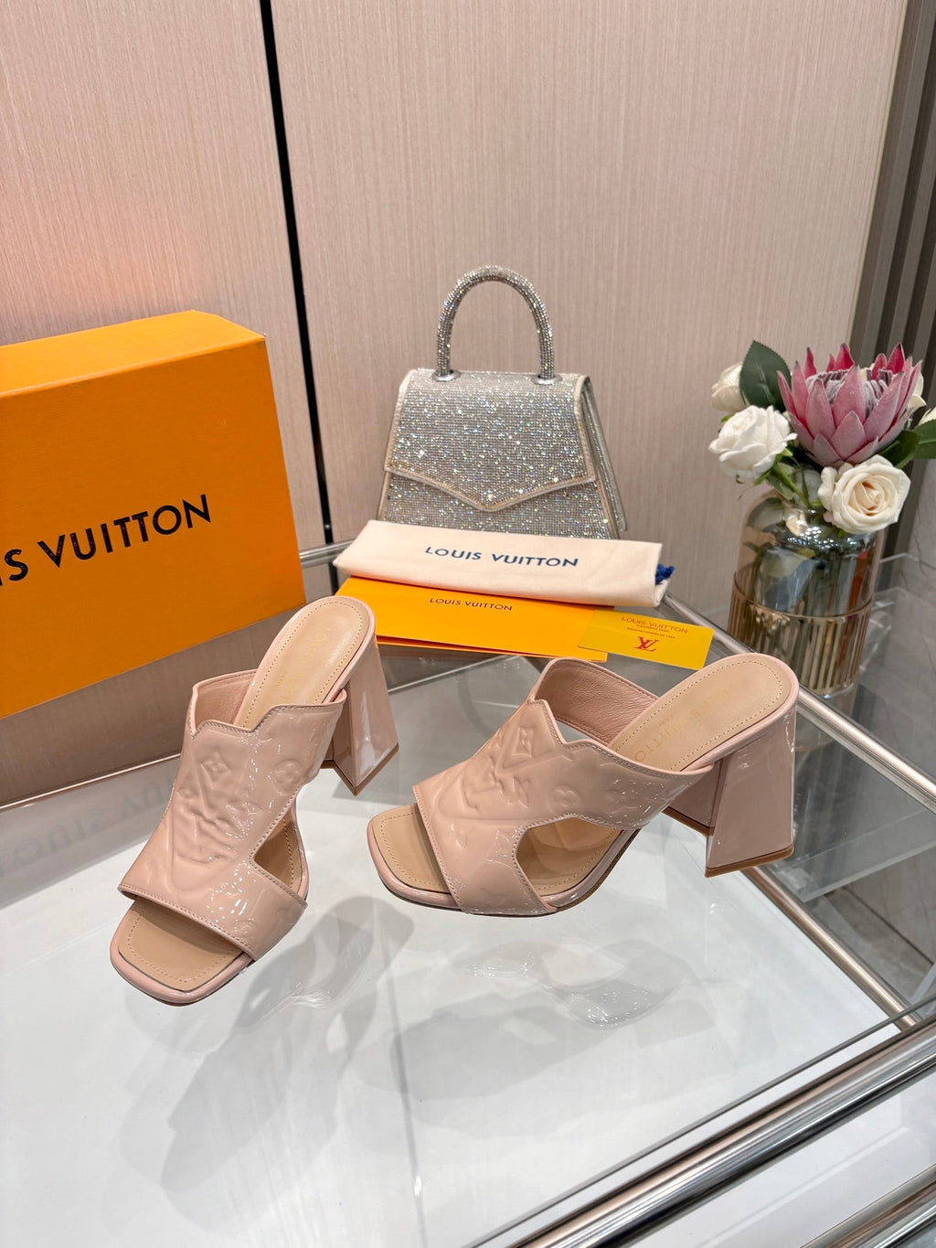 LV 26S HIGH-HEELED SANDALS 90 MM IN SOFT BEIGE PINK SHINY CALFSKIN