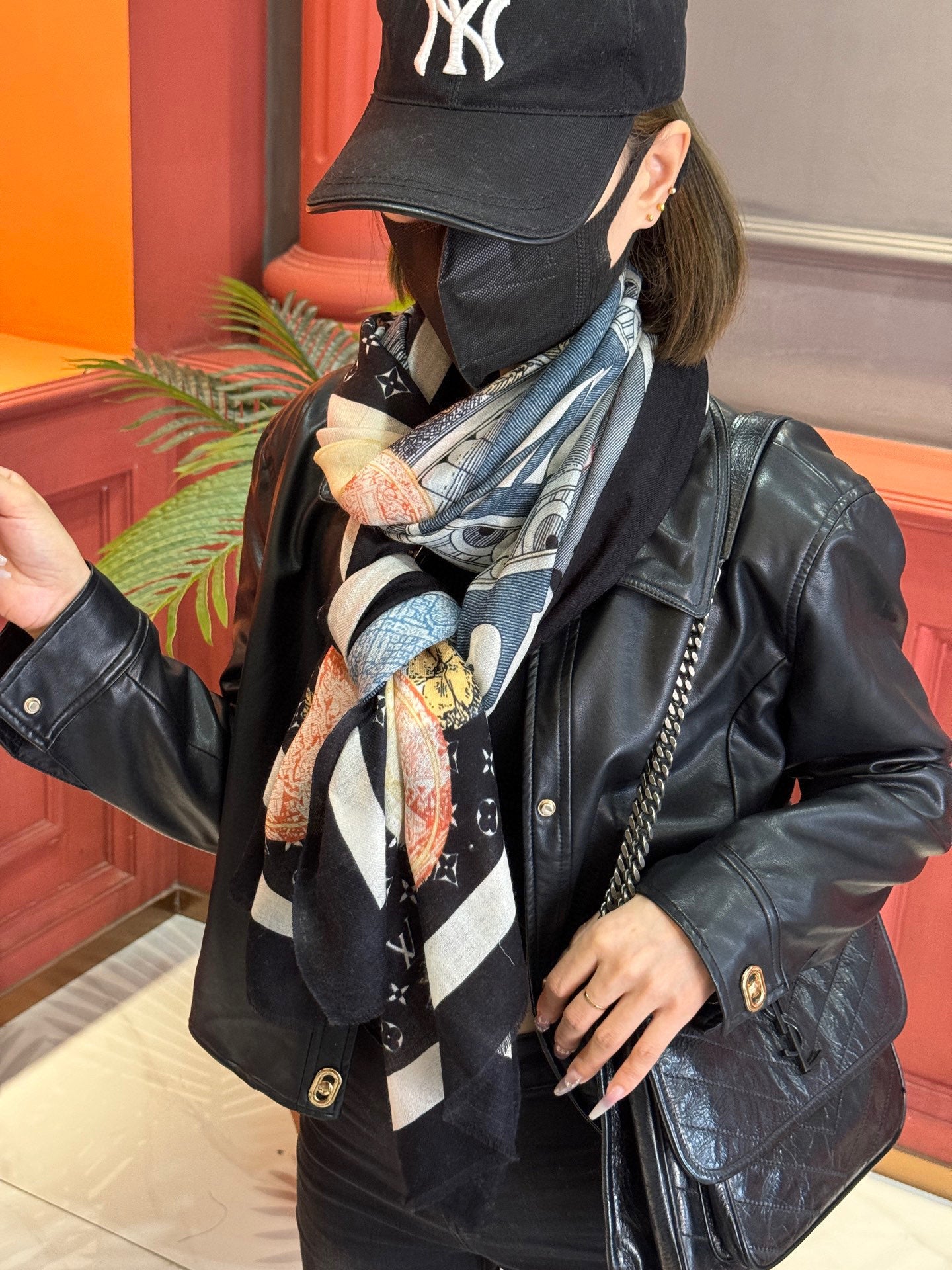 LV SCARF 200 CM IN CASHMERE 738531