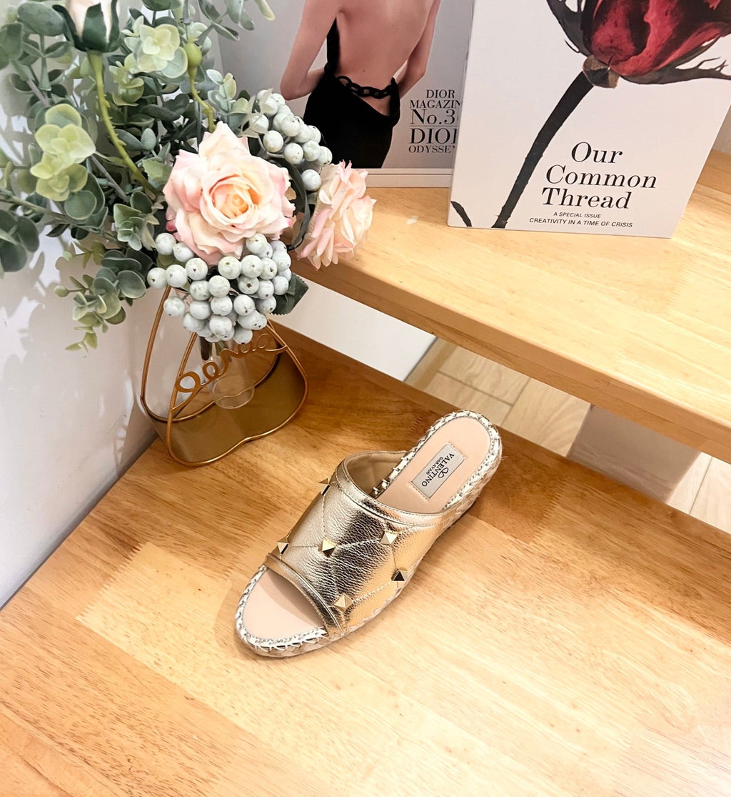 VALENTINO 26S WEDGE SANDALS IN LIGHT GOLD CALFSKIN