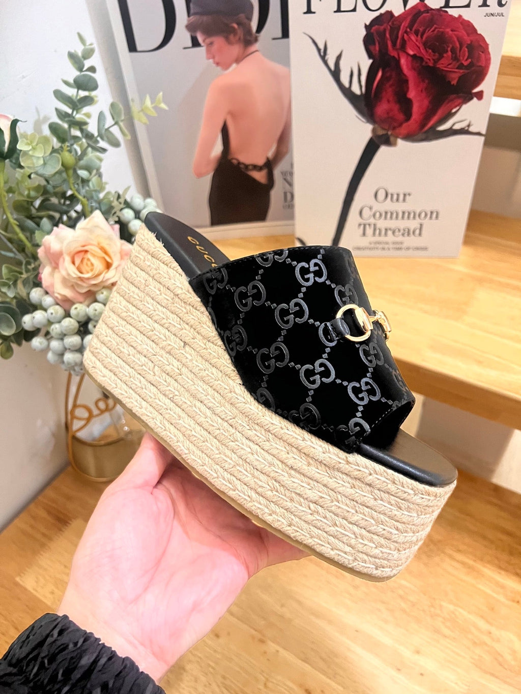 GUCCI 26S WEDGE SANDALS 100 MM IN BLACK VELVET