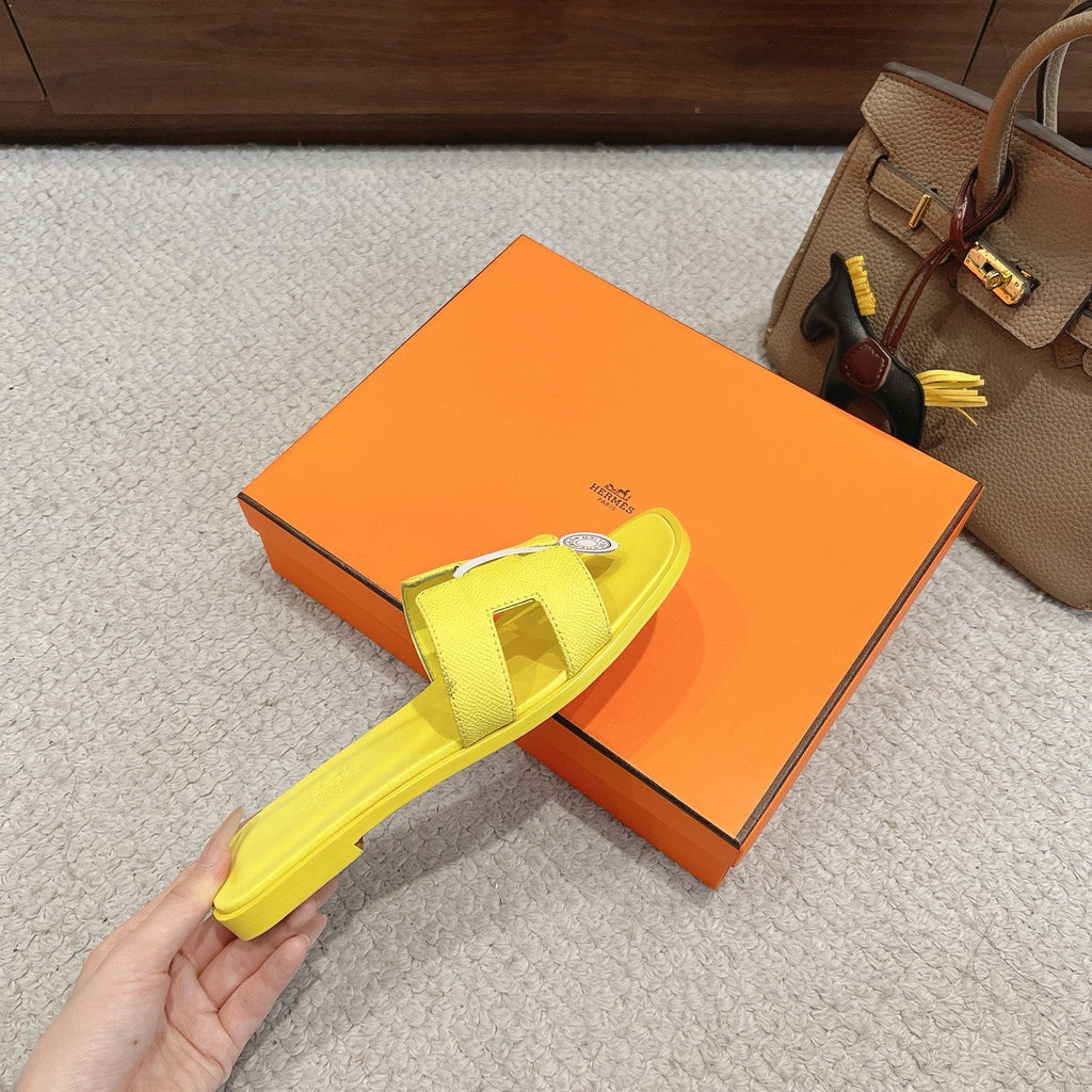 HM 26S ORAN SANDAL IN YELLOW LAMBSKIN