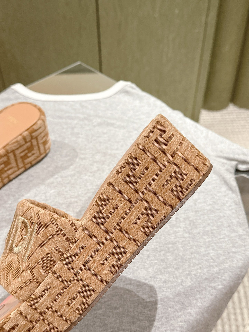FENDI 26S PLATFORM SANDALS IN LIGHT BROWN FABRIC