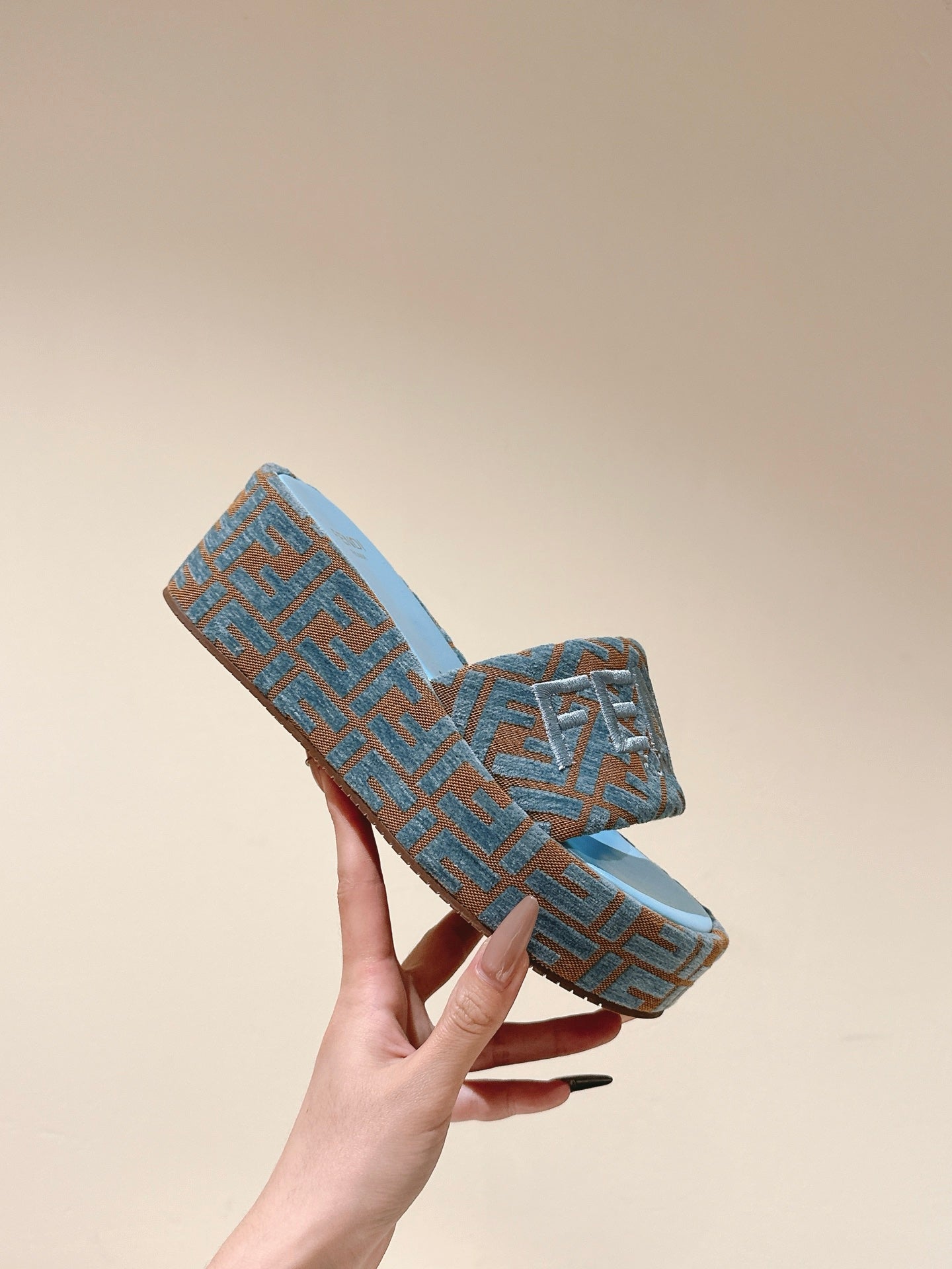 FENDI 26S PLATFORM SANDALS IN LIGHT BLUE AND BROWN FABRIC