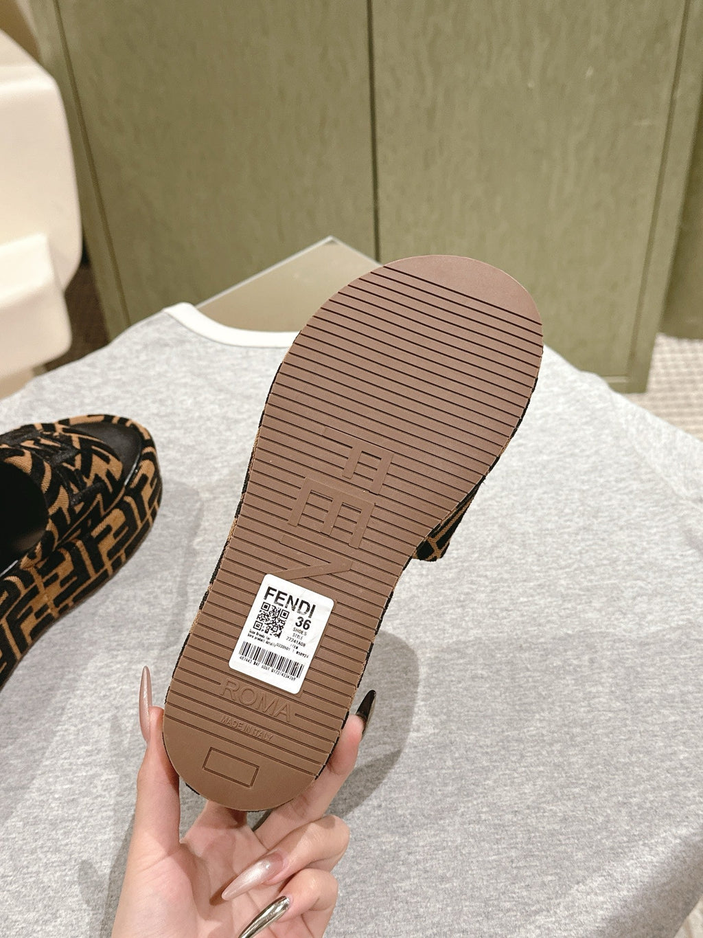 FENDI 26S PLATFORM SANDALS IN BROWN AND BLACK FABRIC STYLE 3