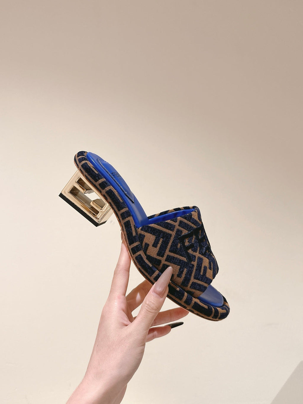 FENDI 26S HIGH SANDALS IN BROWN AND BLACK FABRIC