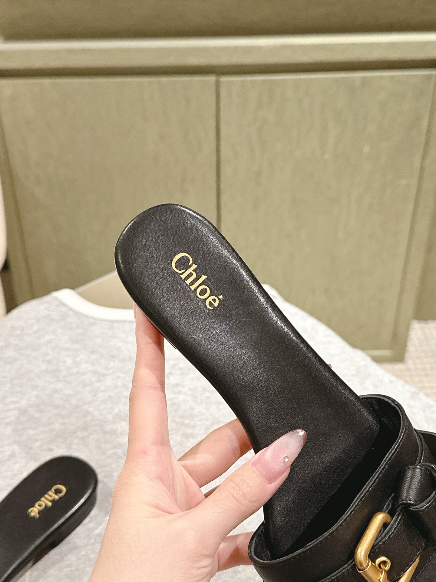 CHLOÉ 26S SLIDE SANDALS IN BLACK LAMBSKIN