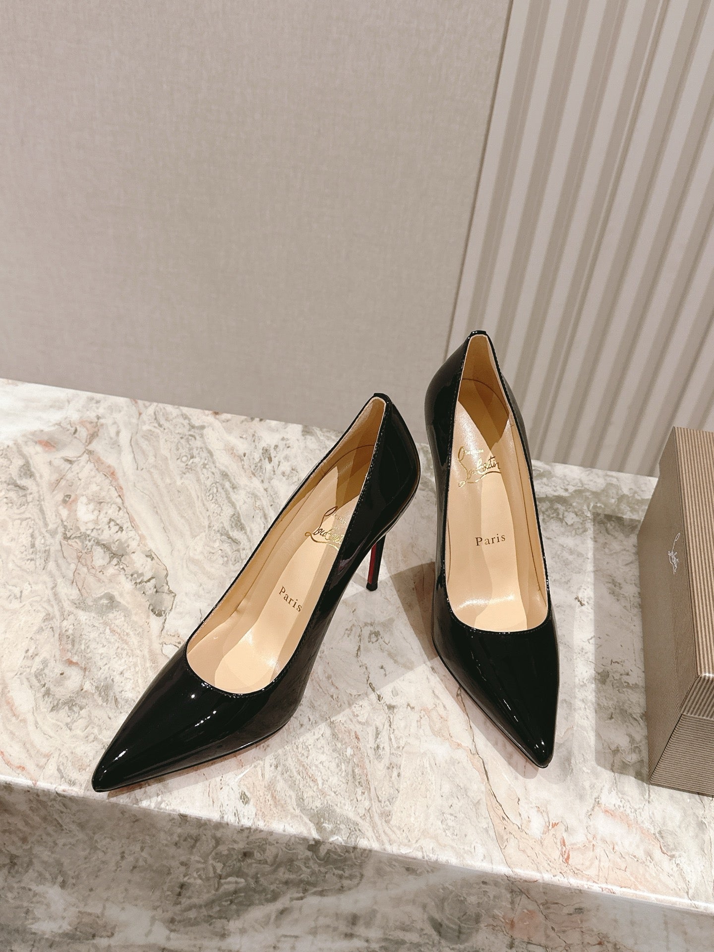 SPORTY KATE PUMPS 95MM IN BLACK GLOSSY CALFSKIN