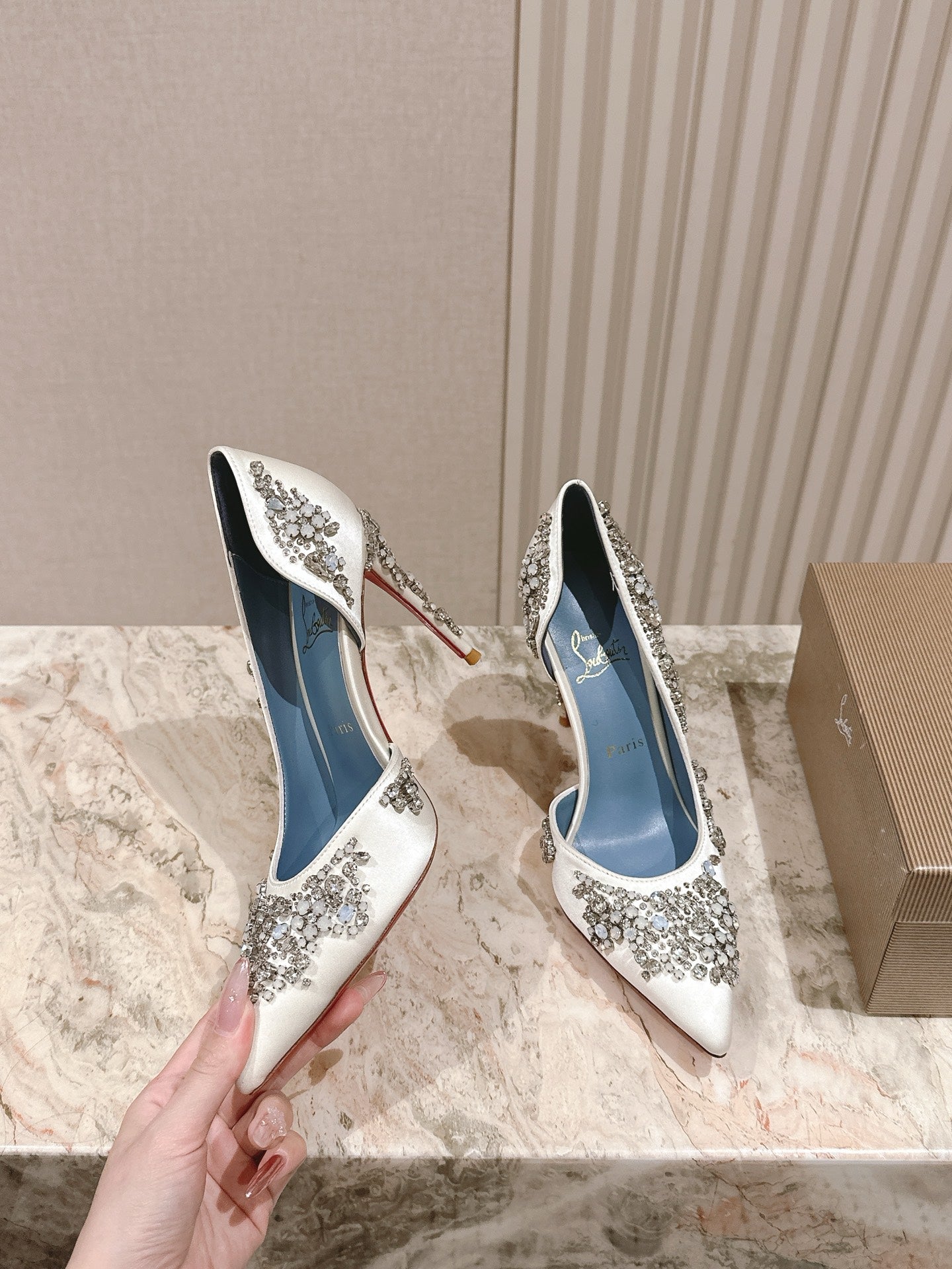 STUDDED RHINESTONE IRIZA PUMPS 105MM IN WHITE SATIN