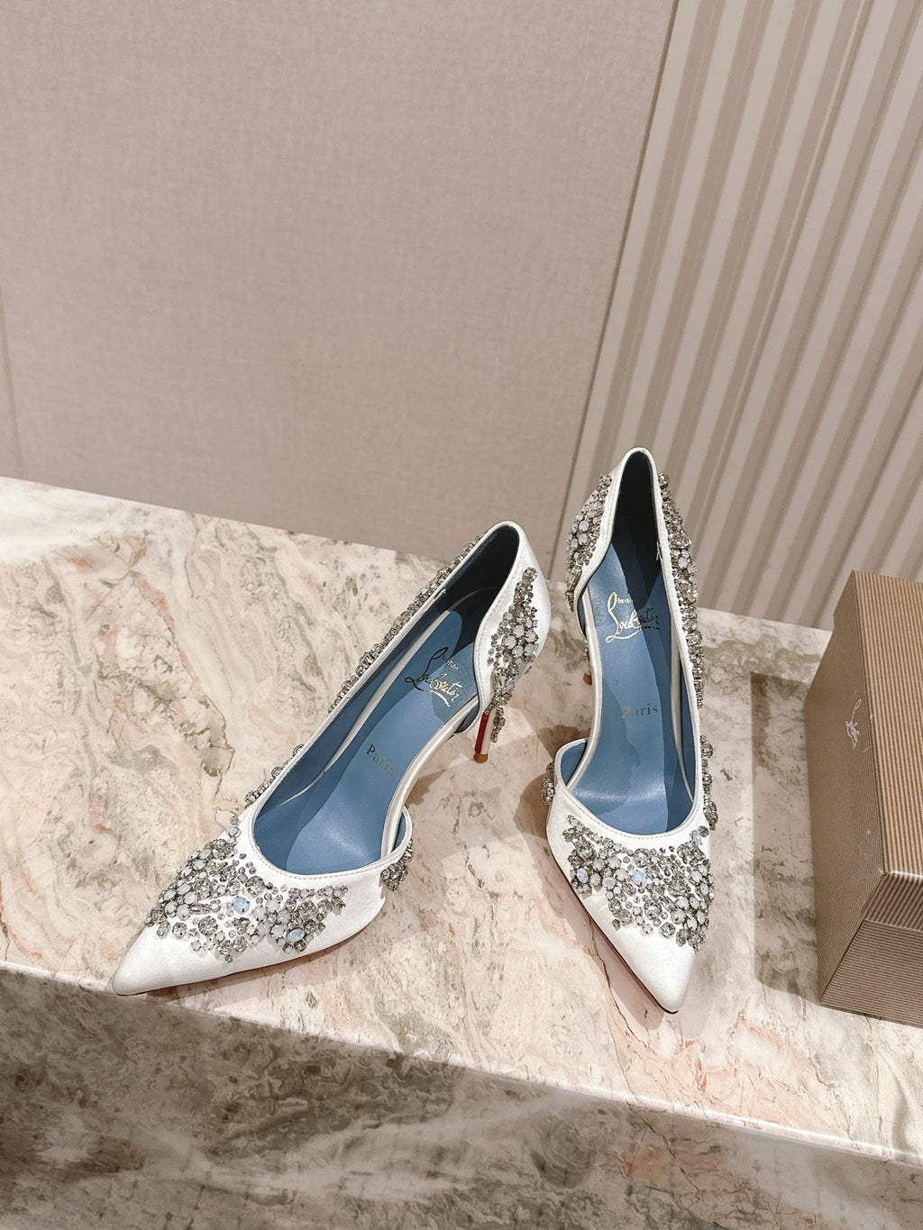 STUDDED RHINESTONE IRIZA PUMPS 105MM IN WHITE SATIN