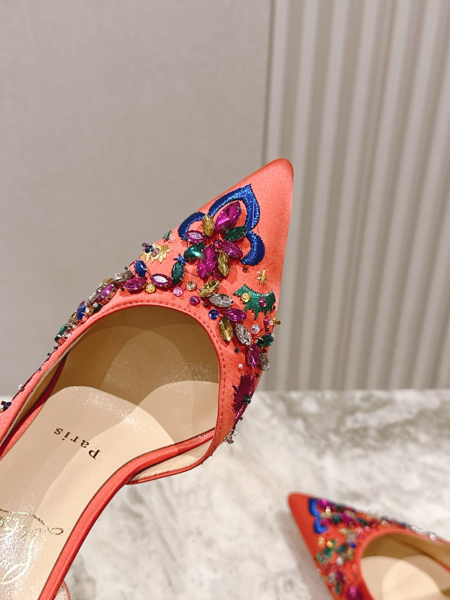COLORFUL EMBROIDERED IRIZA PUMPS 105MM IN CORAL SATIN