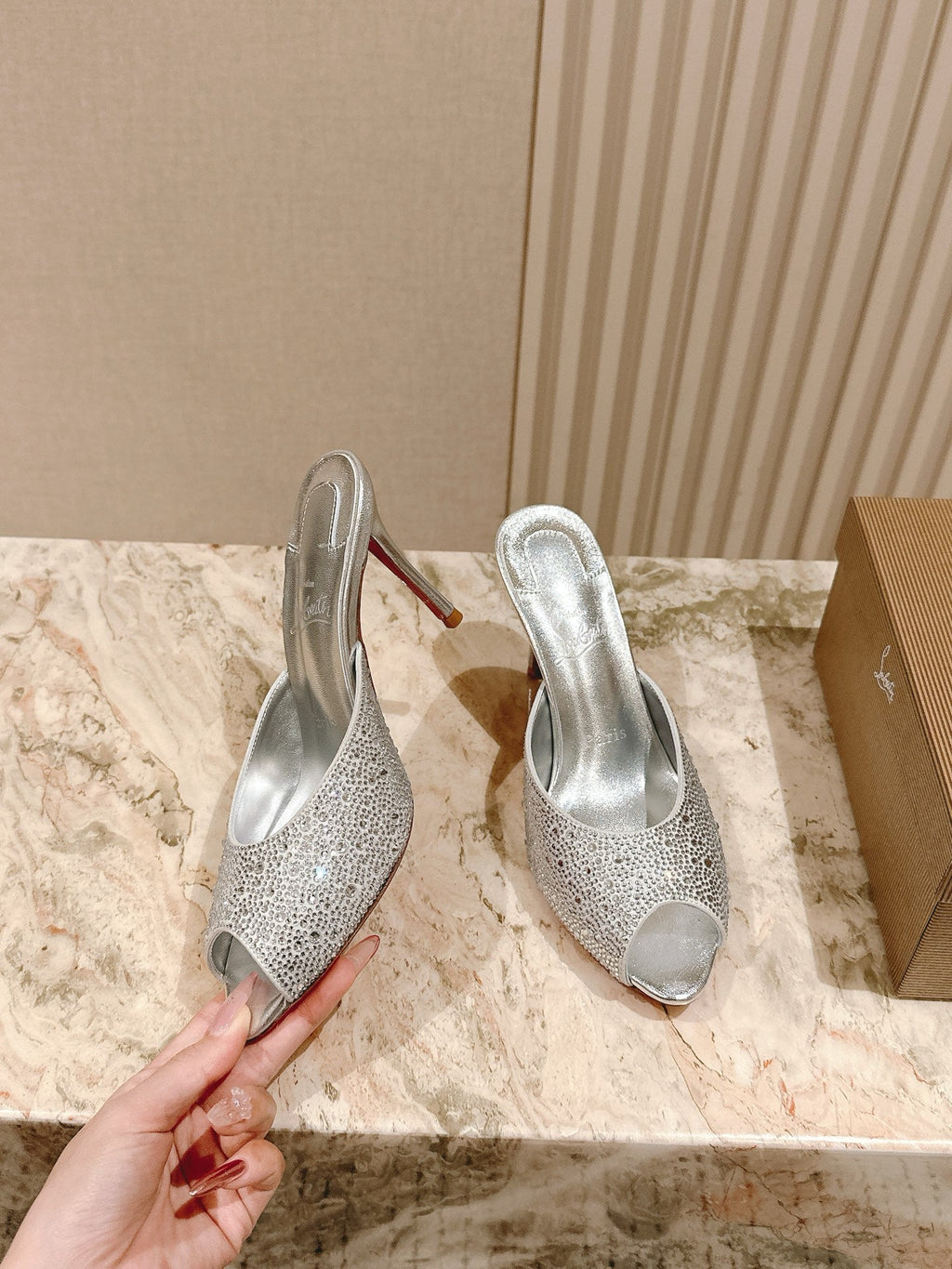 DOLLY STRASS SOLE SLIDE SANDALS 85MM IN SILVER-TONE CALFSKIN