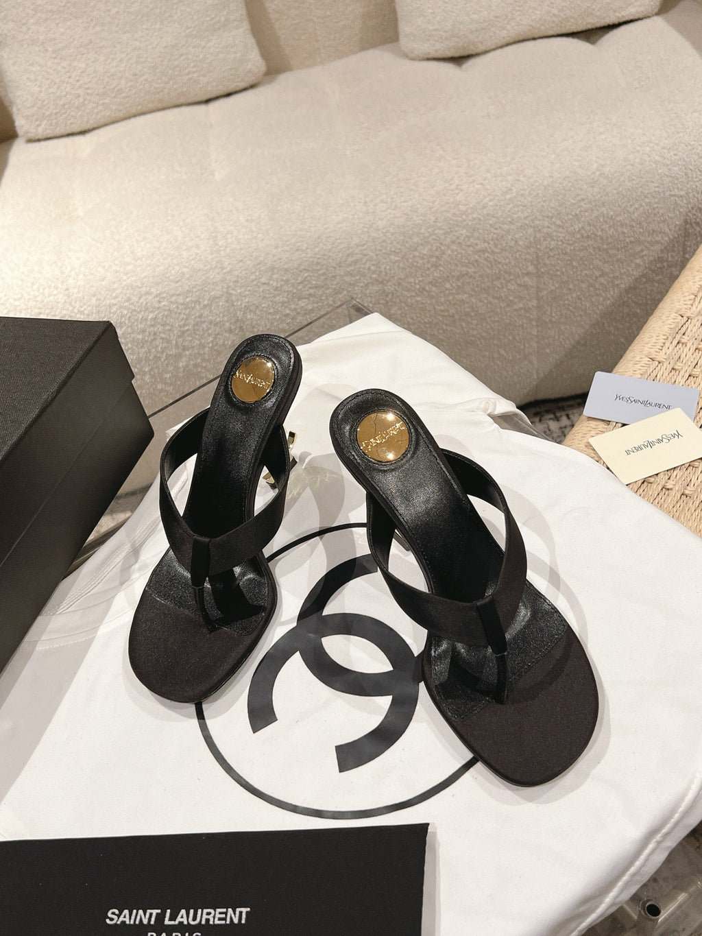 YSL 26S HEELED THONG SANDALS 85 MM IN BLACK SATIN