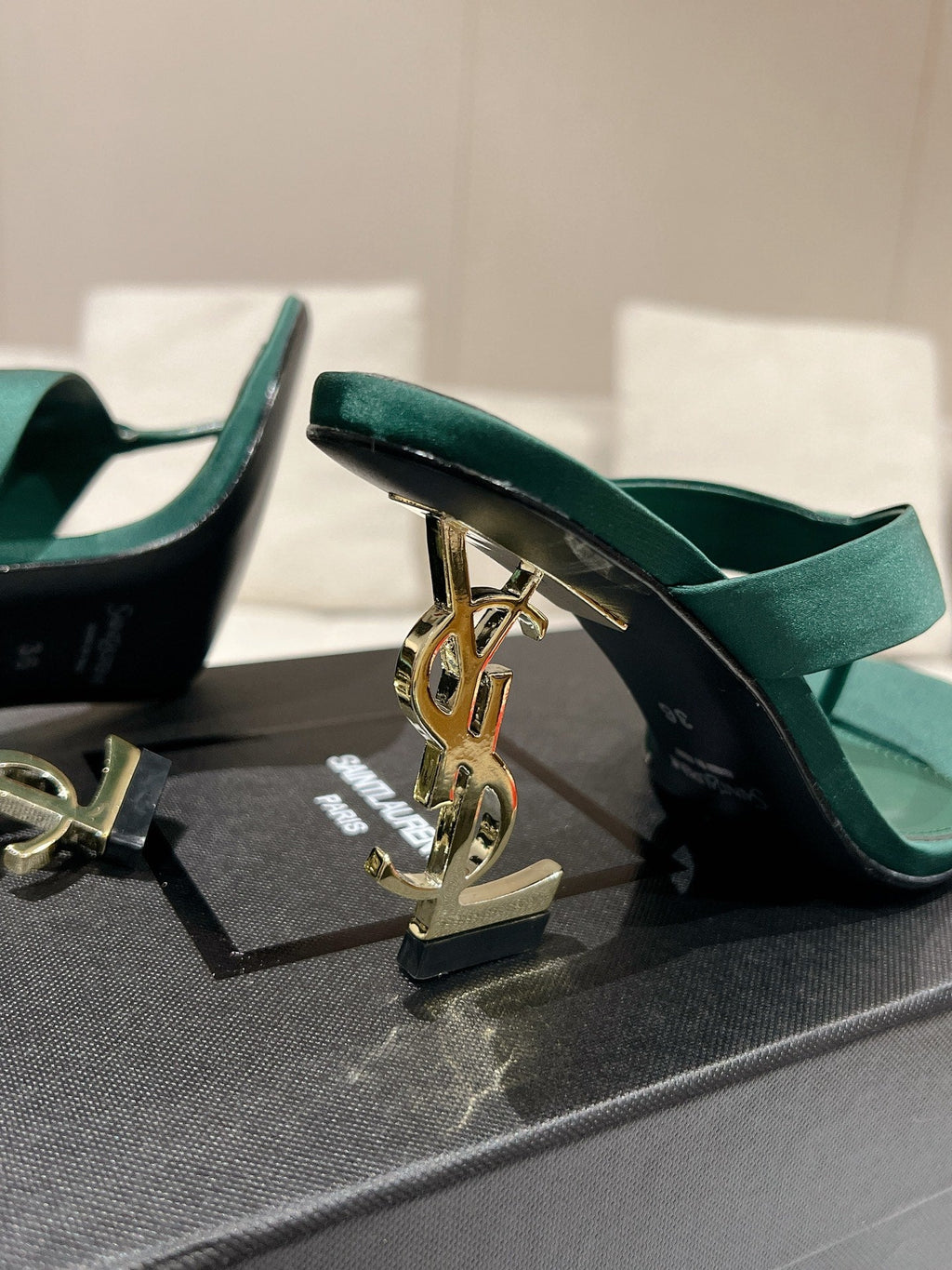 YSL 26S HEELED THONG SANDALS 85 MM IN DARK GREEN SATIN