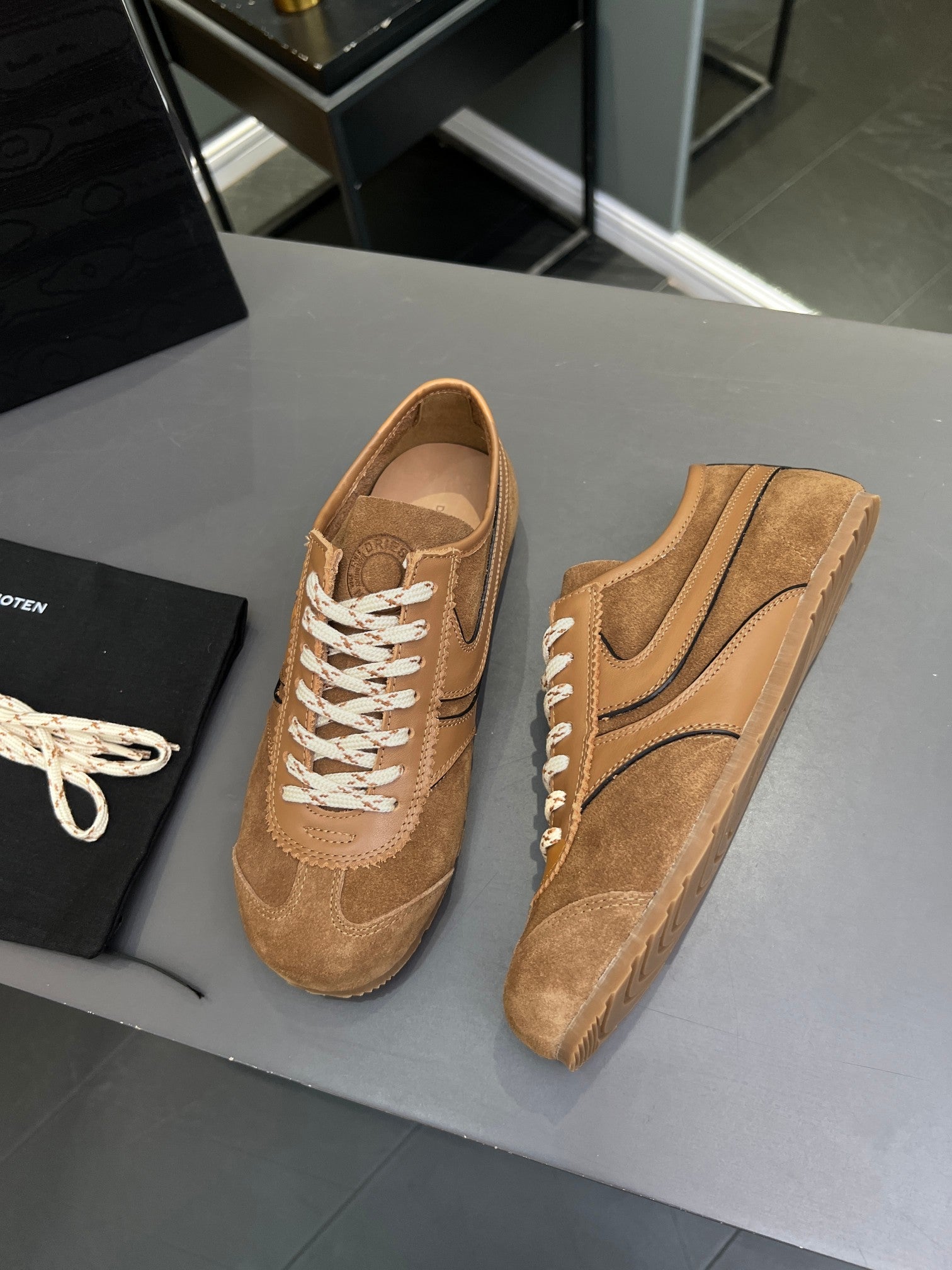 DRIES VAN NOTEN SNEAKER IN BROWN AND WHITE SUEDE