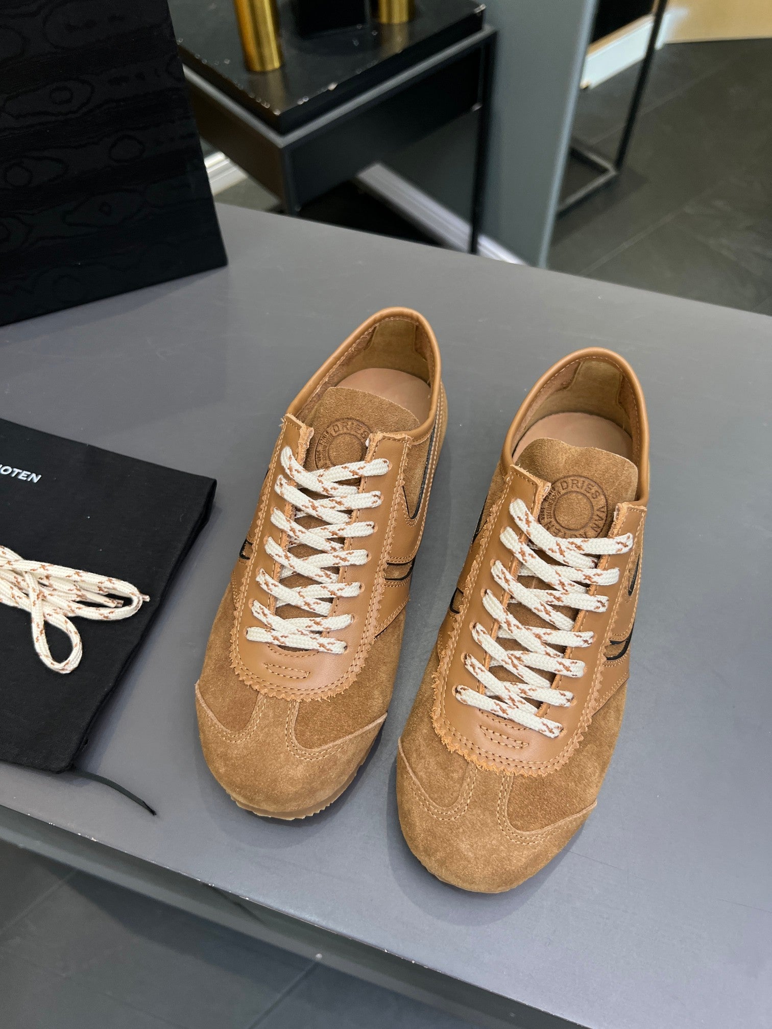 DRIES VAN NOTEN SNEAKER IN BROWN AND WHITE SUEDE