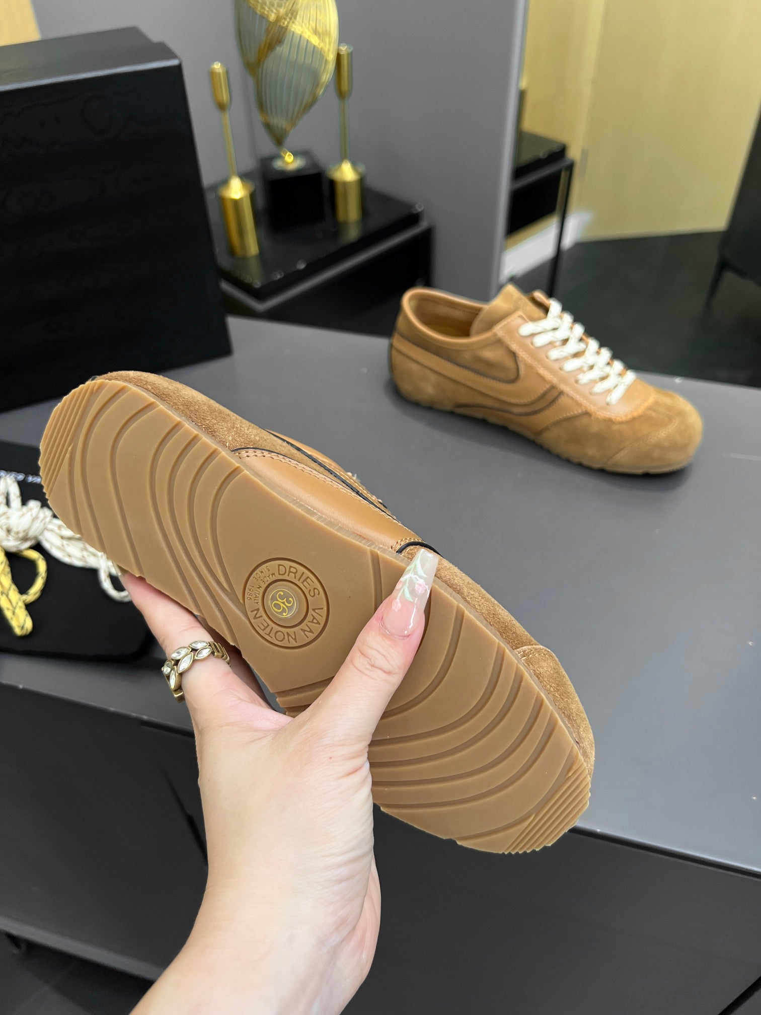 DRIES VAN NOTEN SNEAKER IN BROWN AND WHITE SUEDE