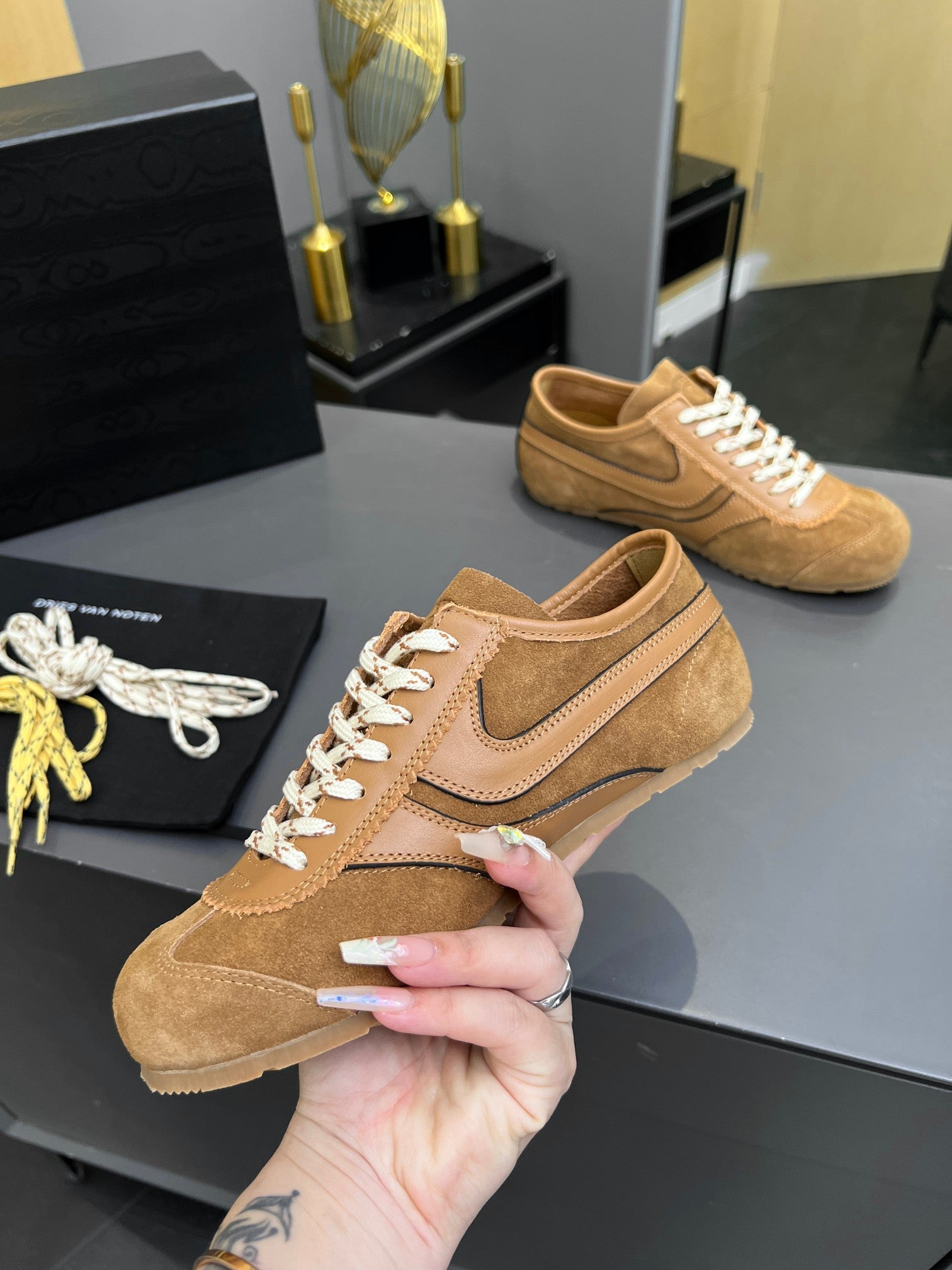 DRIES VAN NOTEN SNEAKER IN BROWN AND WHITE SUEDE