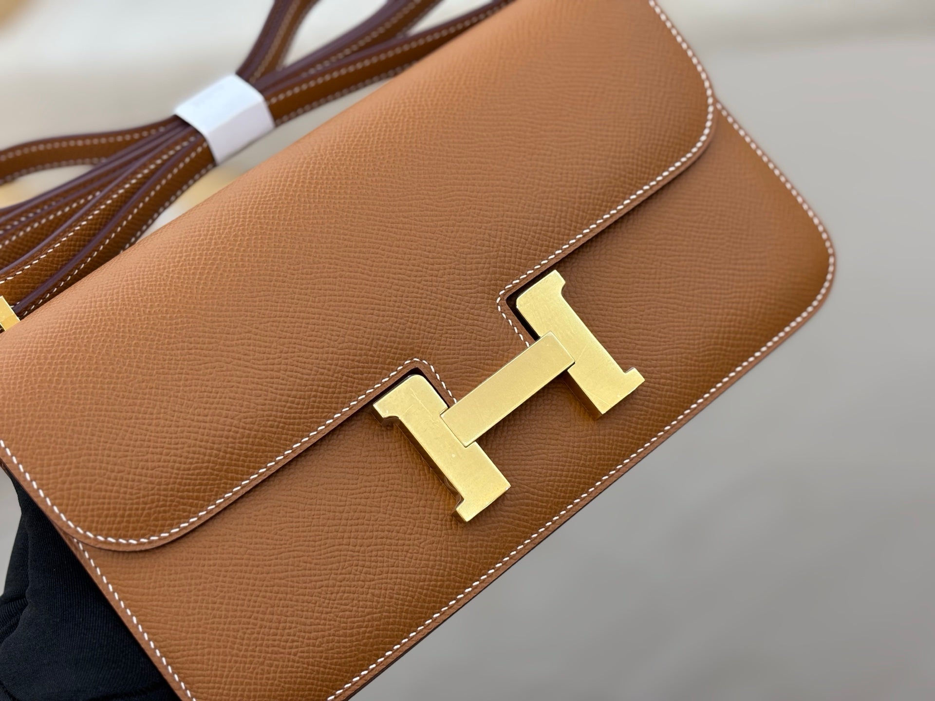 HM 25S CONSTANCE ELAN 24 CM IN BROWN EPSOM WITH GOLD HARDWARE