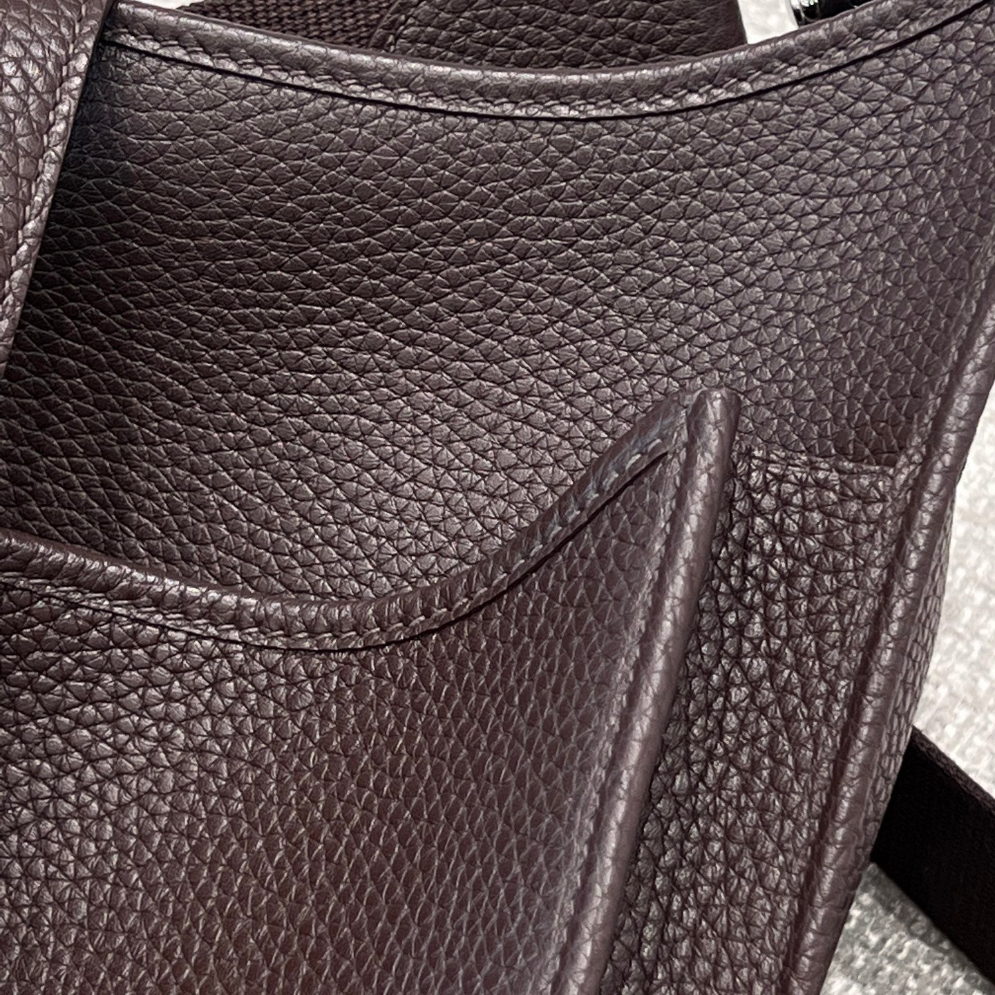 HM 26S EVELYNE BAG 29CM IN BROWN CALFSKIN