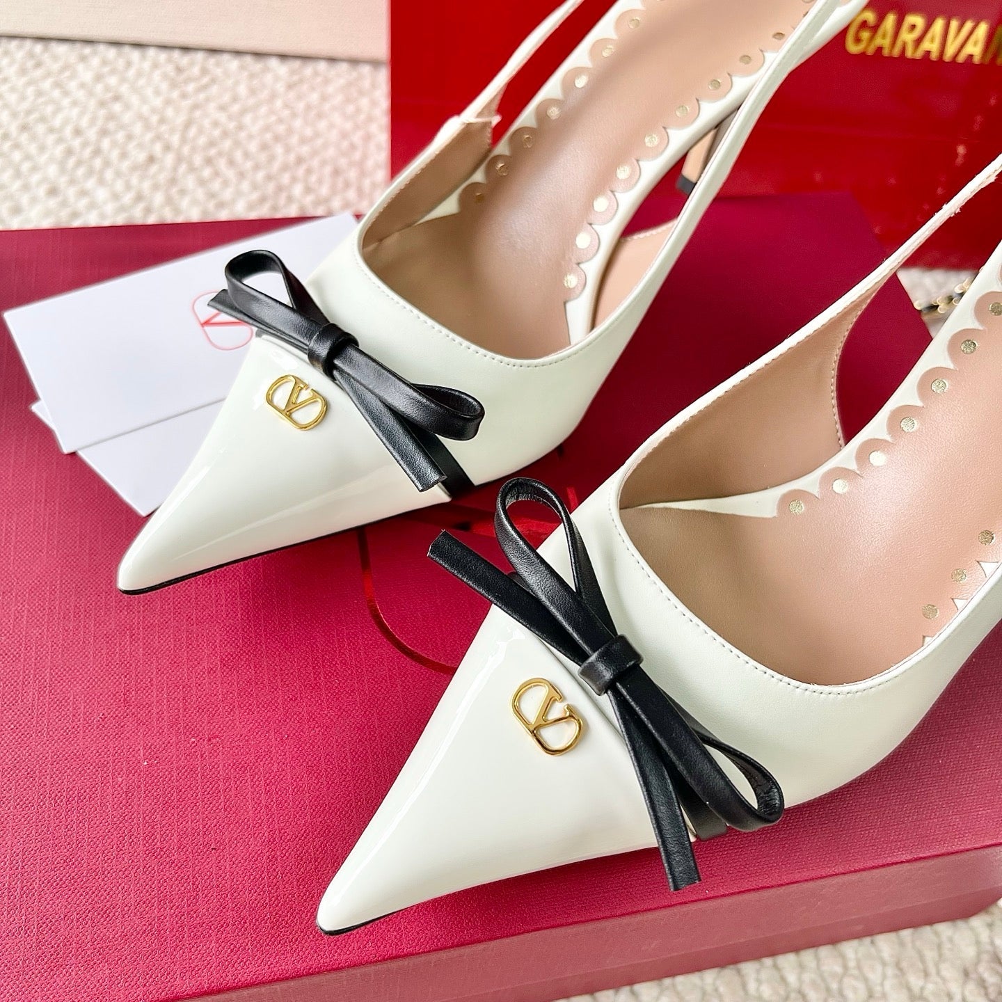 VLTN HIGH SLINGBACK 40 IN WHITE CALFSKIN WITH BOW