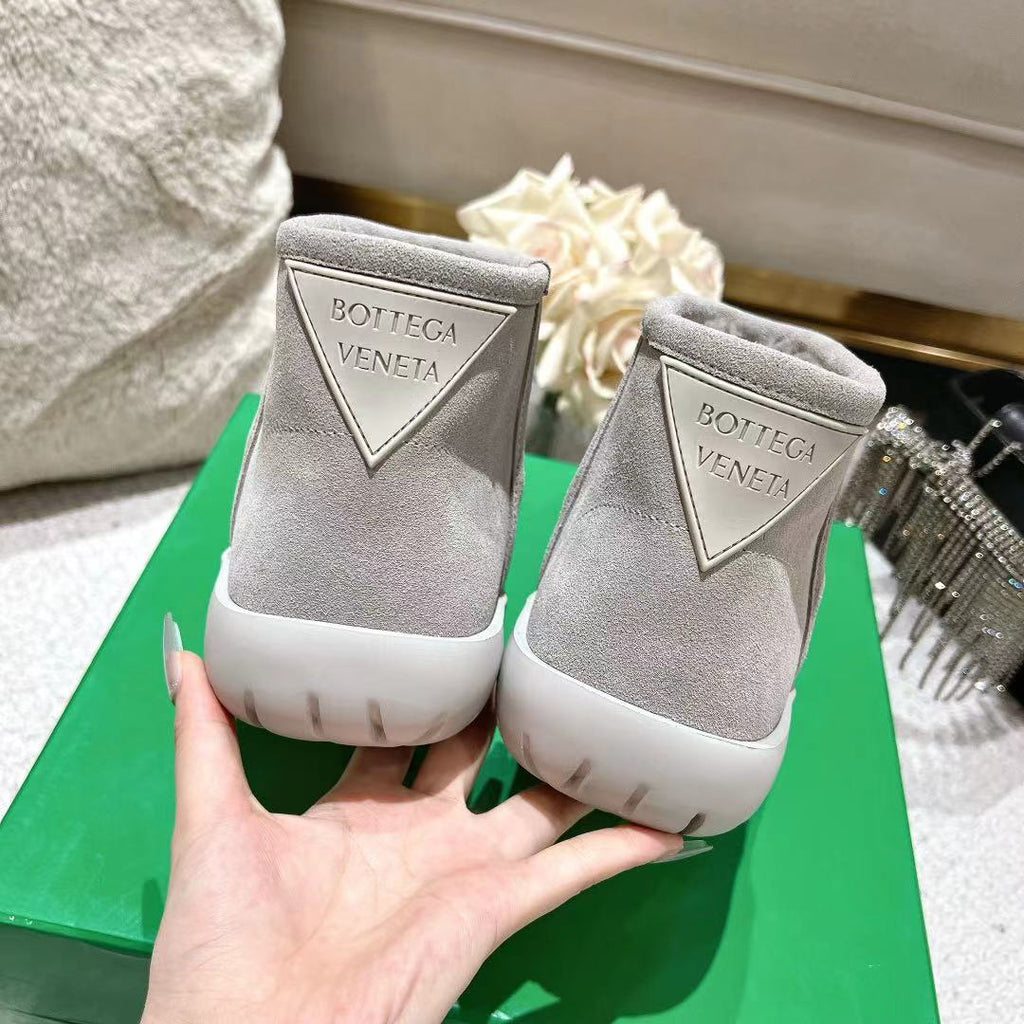 SNAP MINI ANKLE BOOTS IN PALE GRAY SUEDE AND SHEARLING LINING