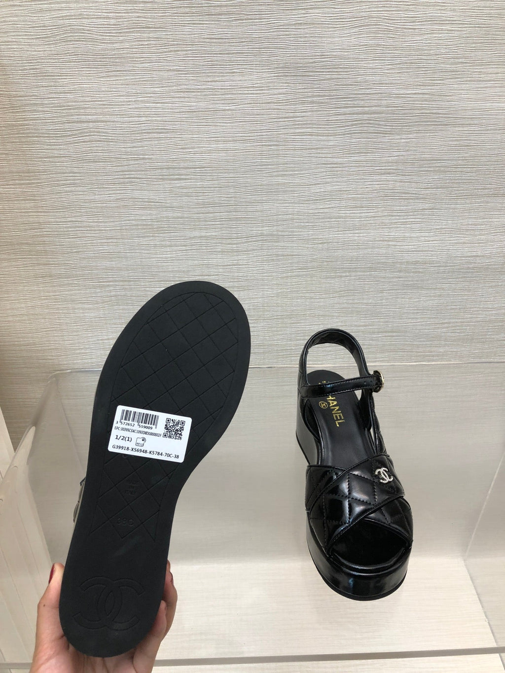 WEDGE SANDALS IN BLACK CALFSKIN