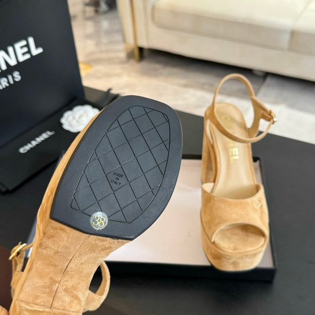 HIGH HEEL PLATFORM SANDALS IN SAND YELLOW SUEDE