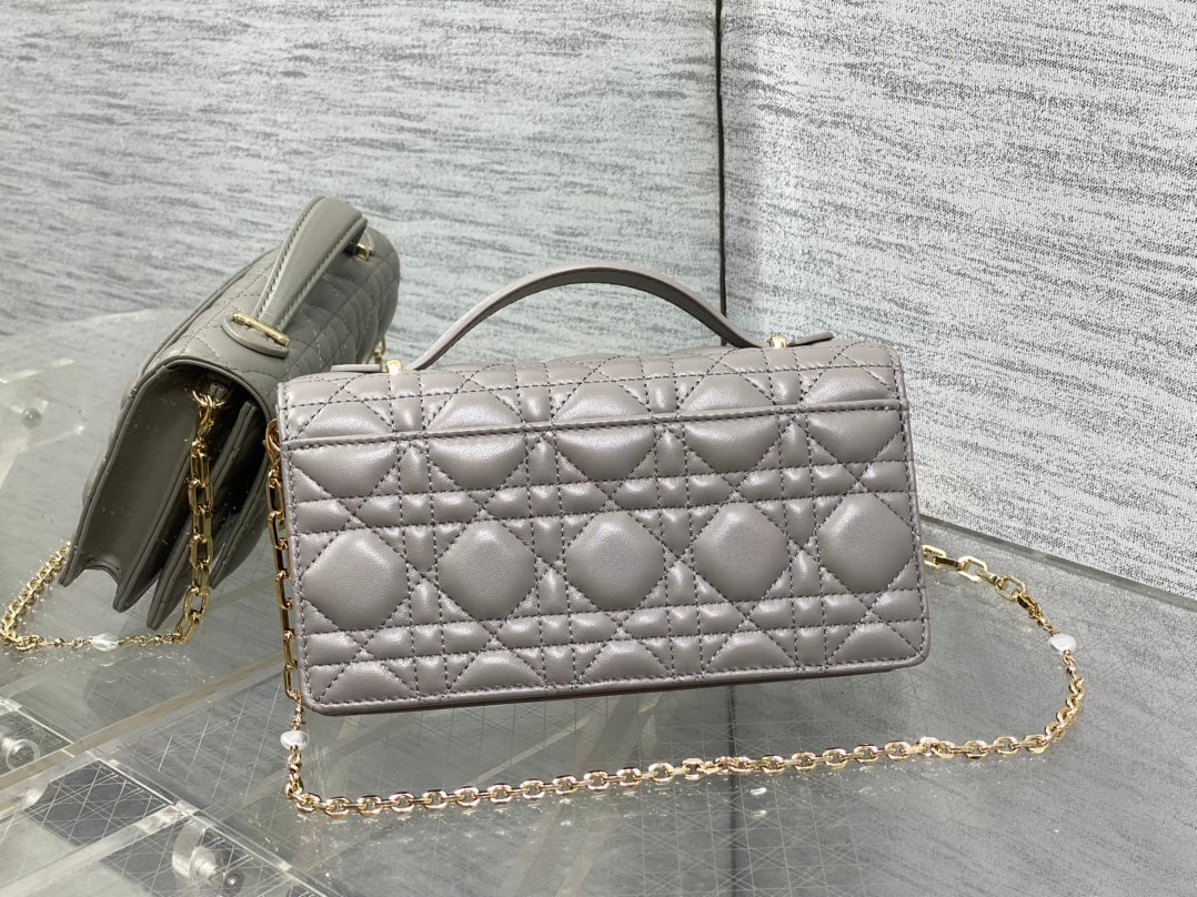 DIOR 25S DIOR TALK PHONE POUCH 21 IN DIRTY LILAC CANNAGE LAMBSKIN GOLD HARDWARE