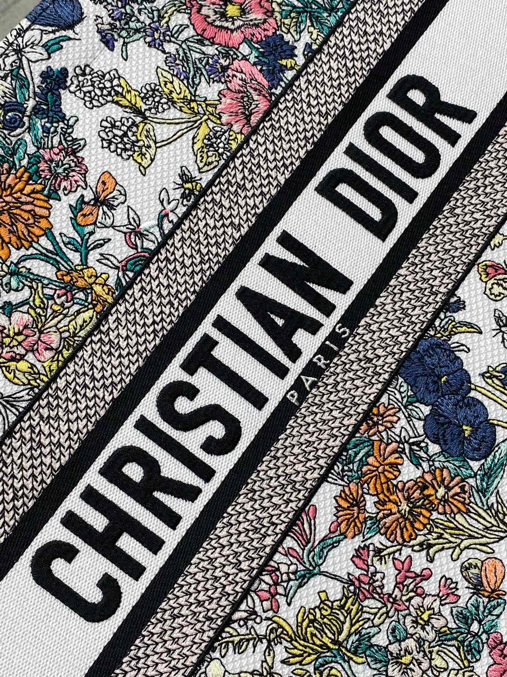 DIOR 25S LUCKY MEDIUM BOOK TOTE 36 IN MULTICOLOR COTTON FLOWERS CALENDAR ALLOVER EMBROIDERY