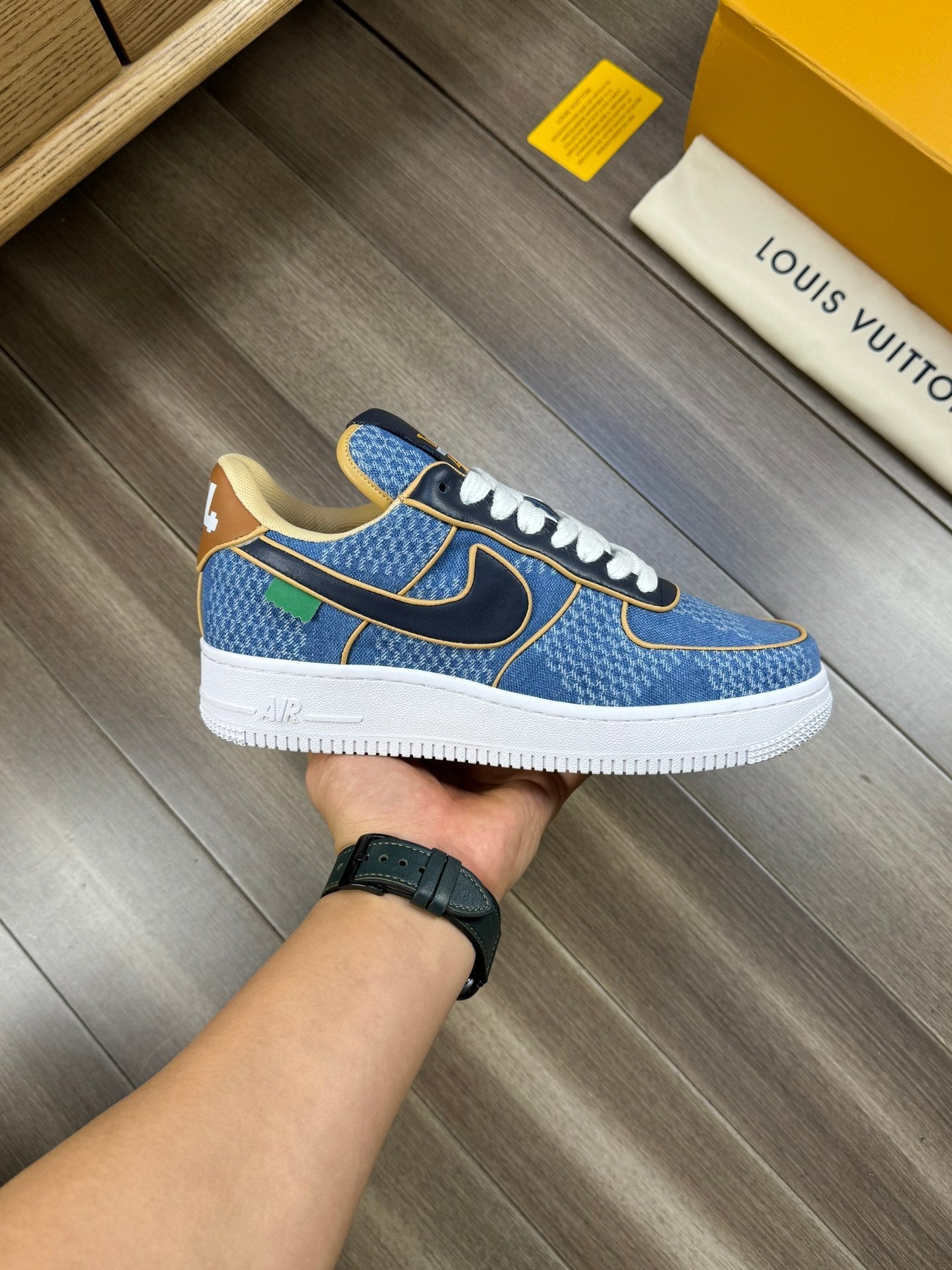 LV SNEAKER LIGHT BLUE CANVAS