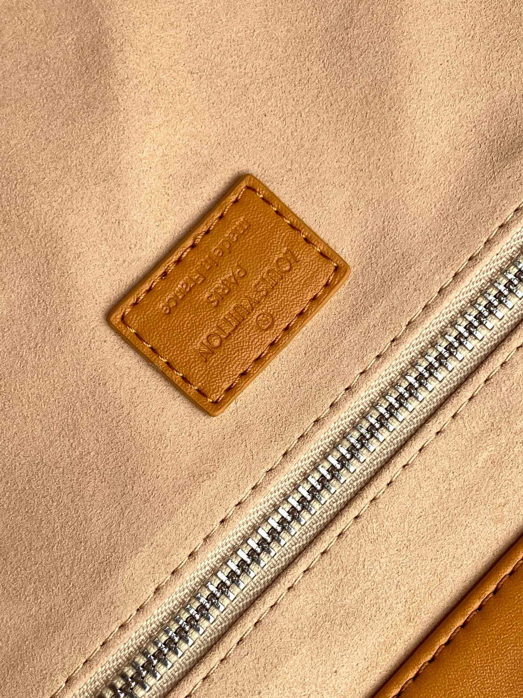 LV 26S SHOPPER TOTE 40 IN ORANGE CALFSKIN