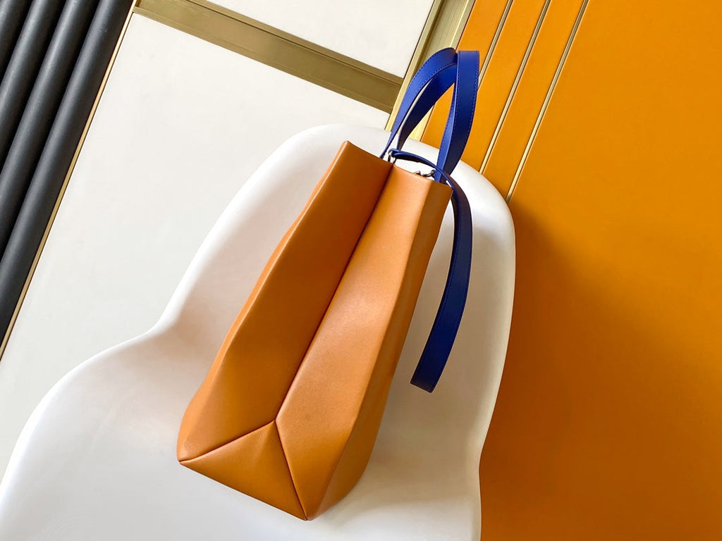 LV 26S SHOPPER TOTE 40 IN ORANGE CALFSKIN