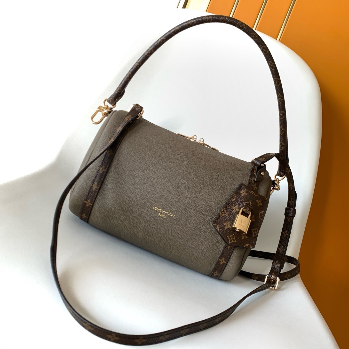 LV SMALL EXPRESS TRAVEL 26 IN BROWN CALFSKIN