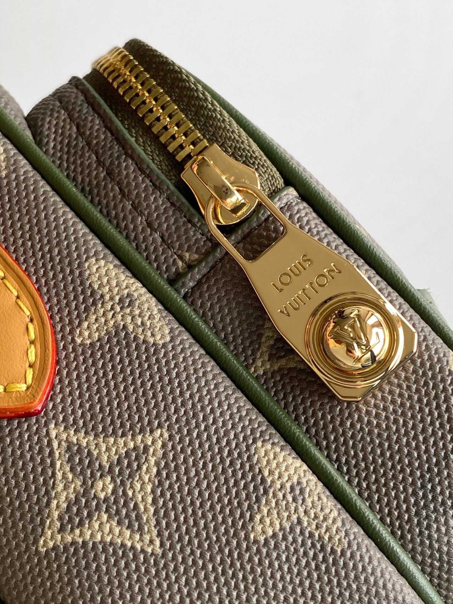LV 26S CROSSBODY BAG 25 IN GREEN-GRAY CANVAS FABRIC