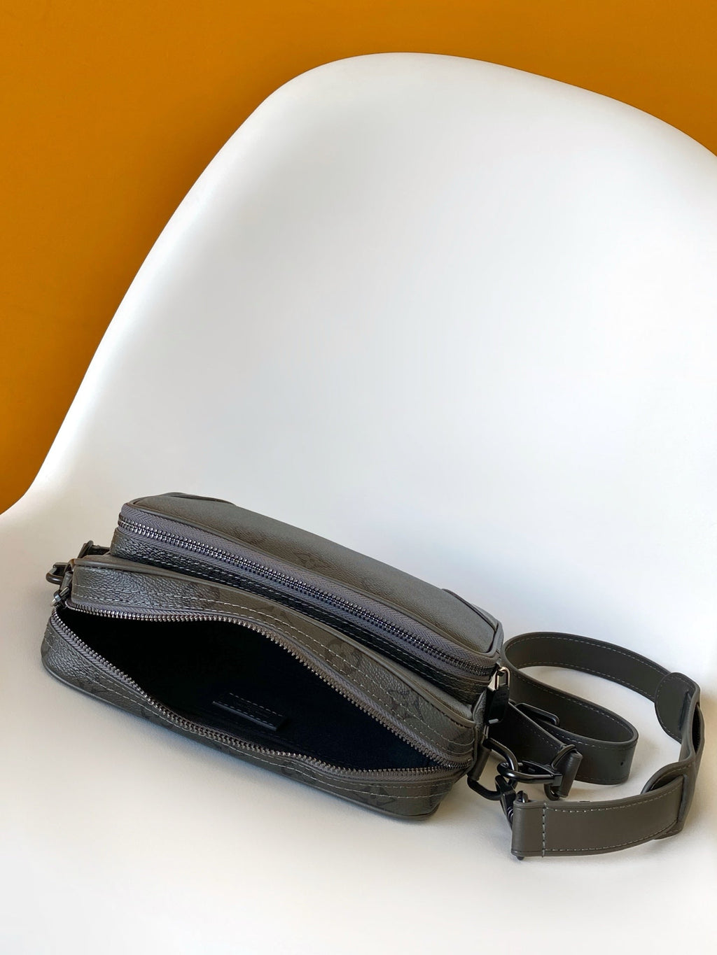 LV 26S CROSSBODY BAG 25 IN TAUPE BROWN CANVAS FABRIC