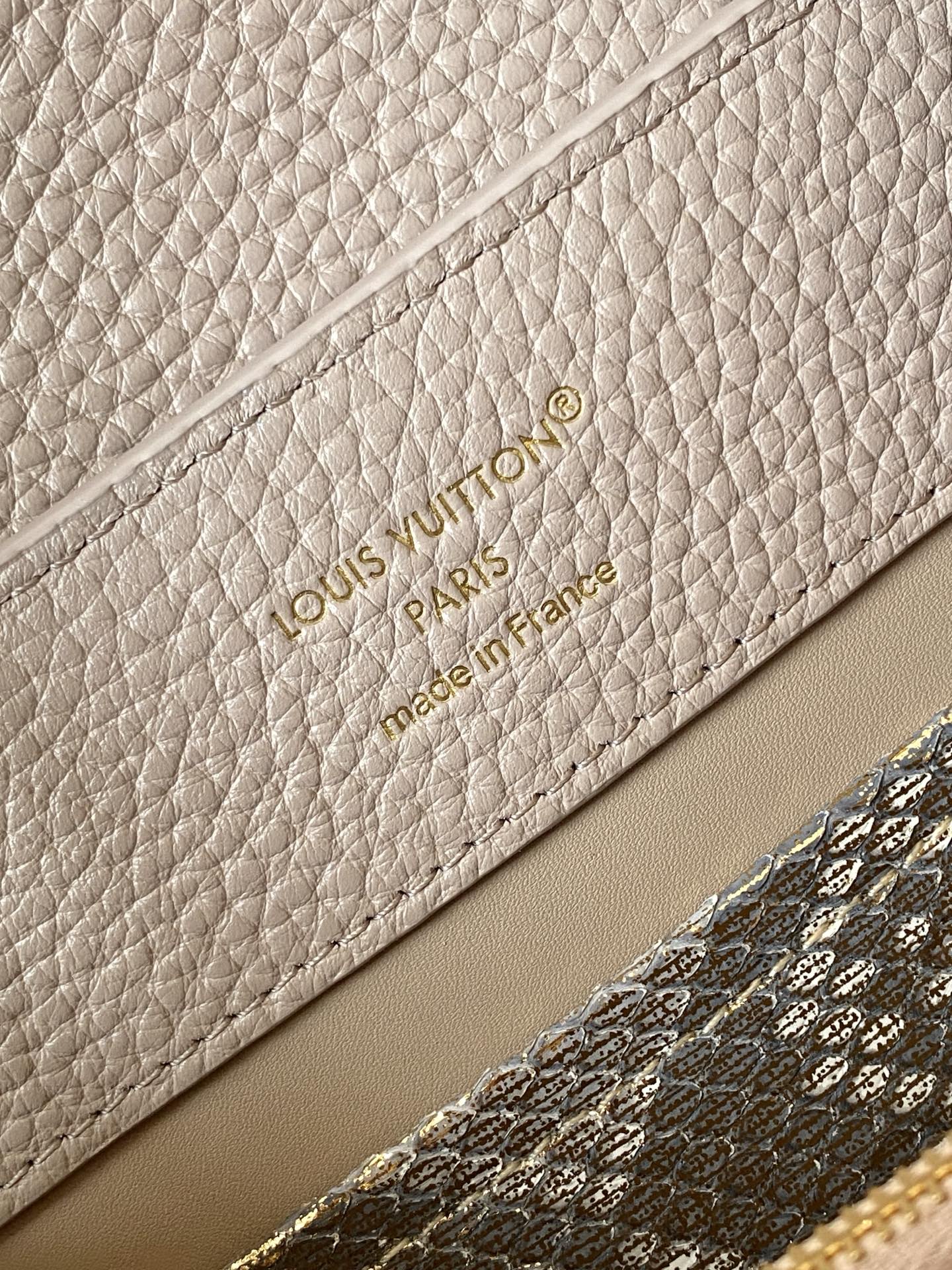 LV 26S CAPUCINES BAG 27 IN GRAYISH BEIGE TAURILLON CALFSKIN WITH GOLD HARDWARE