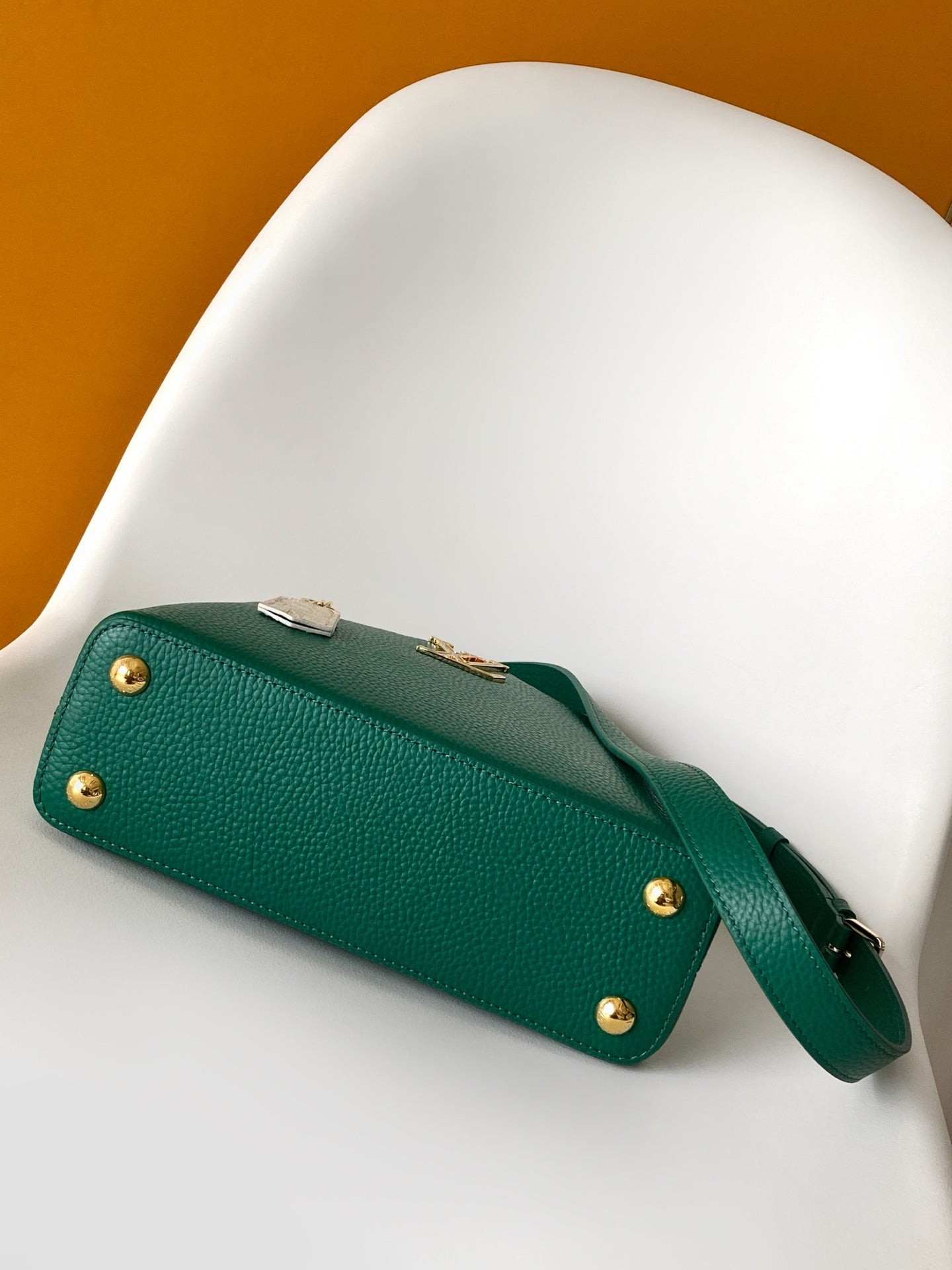 LV 26S CAPUCINES BAG 27 IN DARK GREEN TAURILLON CALFSKIN