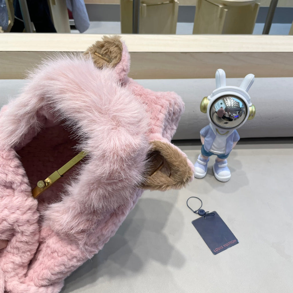 BEANIE HAT IN PASTEL PINK WOOL AND LAMB FUR 435072