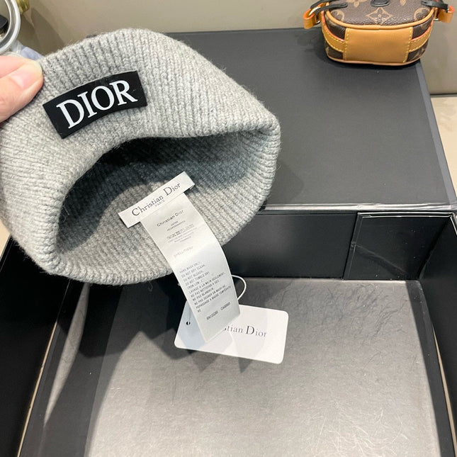KNITTED BEANIE HAT IN LIGHT GRAY WOOL AND RABBIT FUR 439675