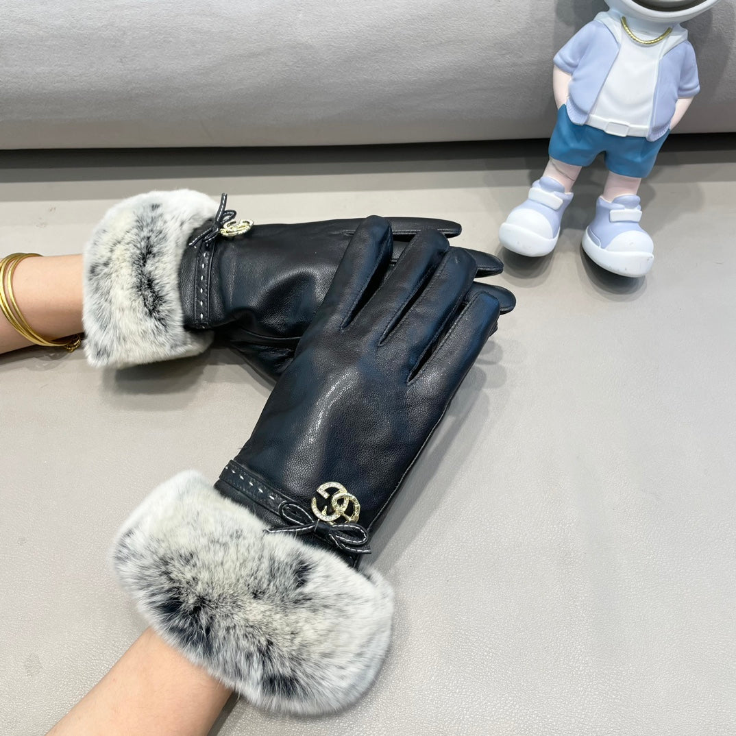 FUR-TRIMMED LAMBSKIN GLOVES BLACK WITH BOW 456265