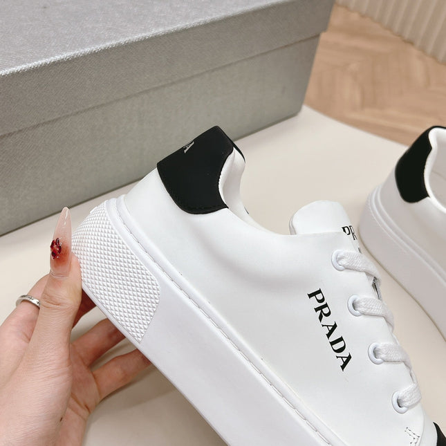 PRA LOGO OUTLET BASIC SNEAKERS WHITE AND BLACK TOE CALFSKIN