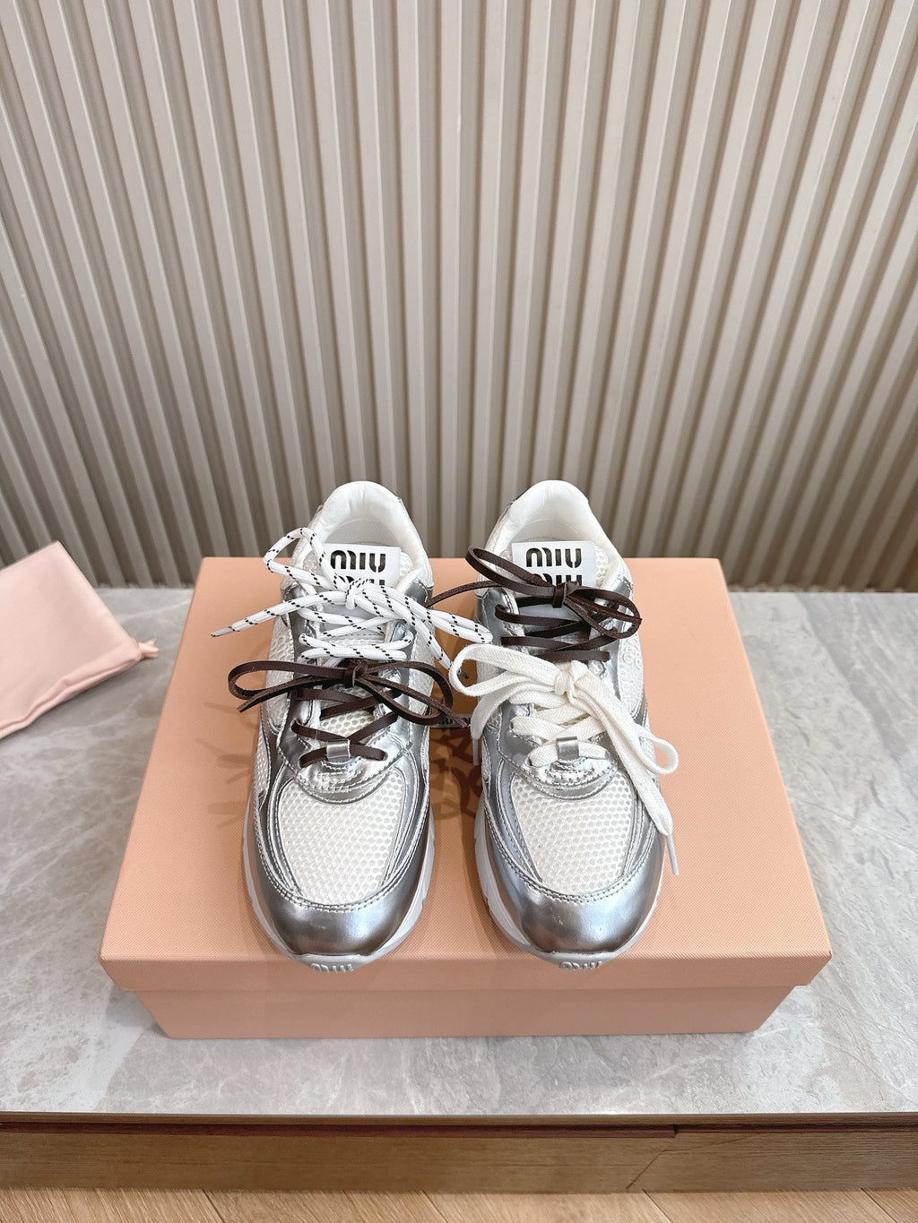 MM SNEAKERS IN WHITE AND SILVER MESH MIX CALFSKIN