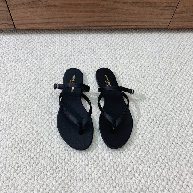 SL CRYSTAL BUCKLE THONG SANDAL BLACK SATIN