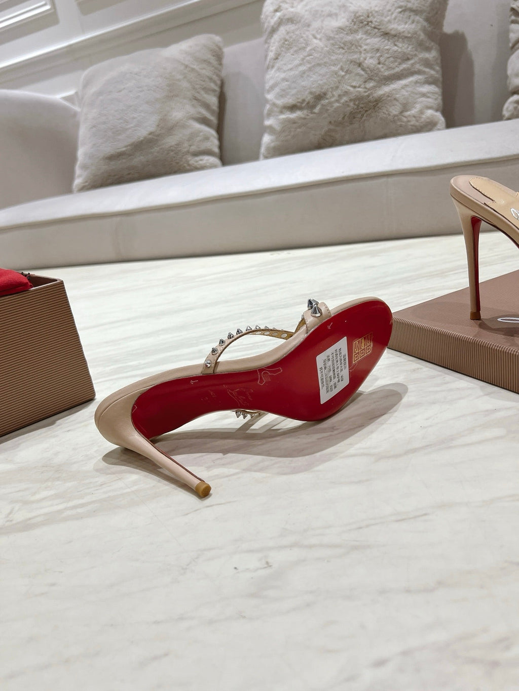 CRYSTAL GLITTER CRISS-CROSS STRAP SANDALS IN BEIGE CALFSKIN