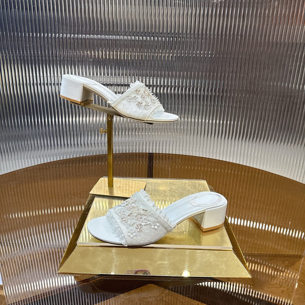RENE CAOVILLA 26S HIGH HEEL SLIDES 45 MM IN WHITE LACE STRAP FLOWER EMBELLISHED